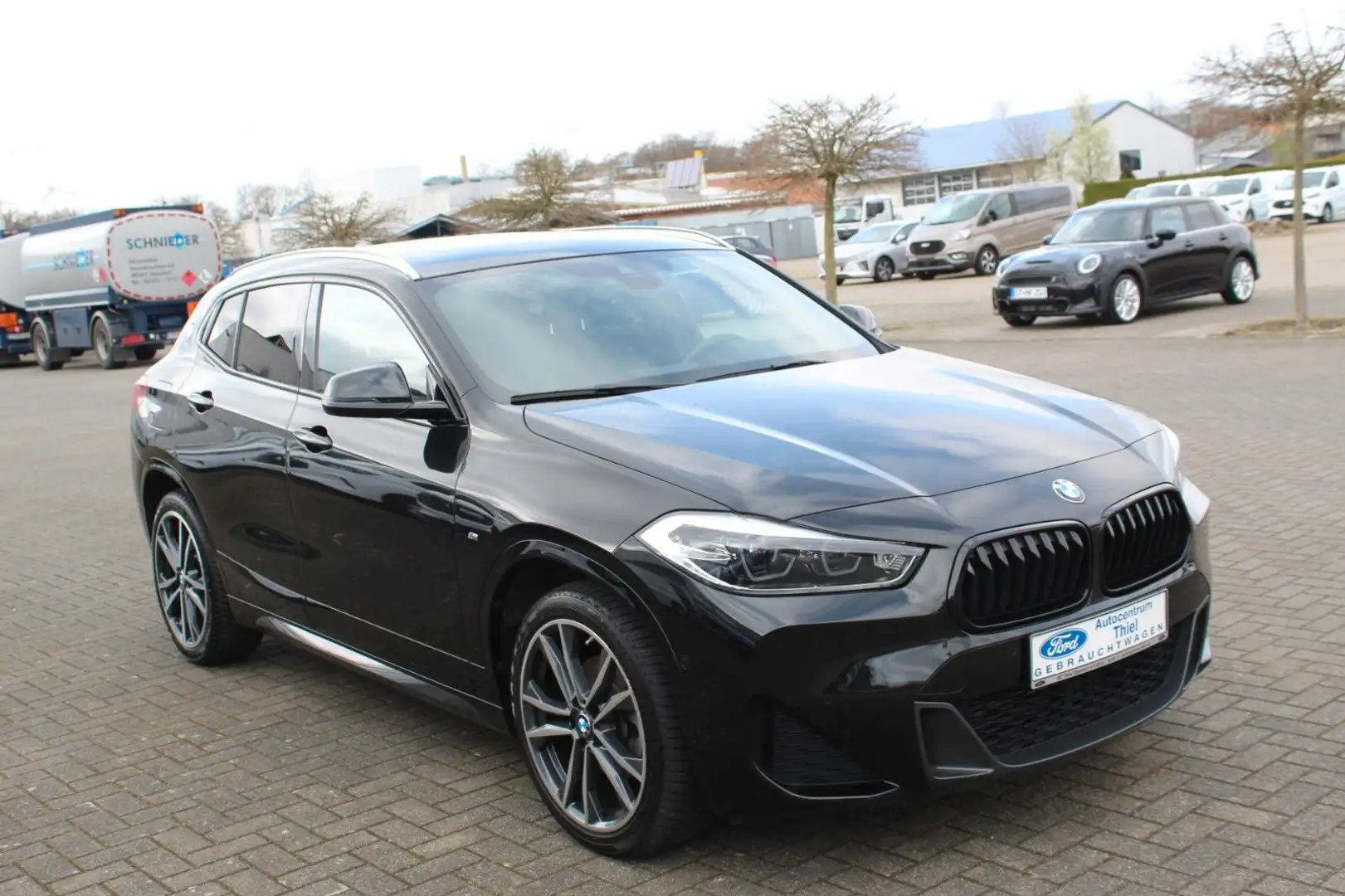 BMW X2 sDrive18i "M Sport" Steptronic Schwarz - 1