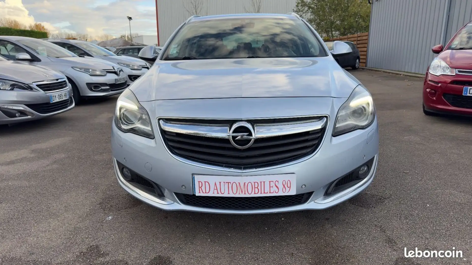 Opel Insignia 1.6 CDTI 136 CH Sport Tourer Gris - 2