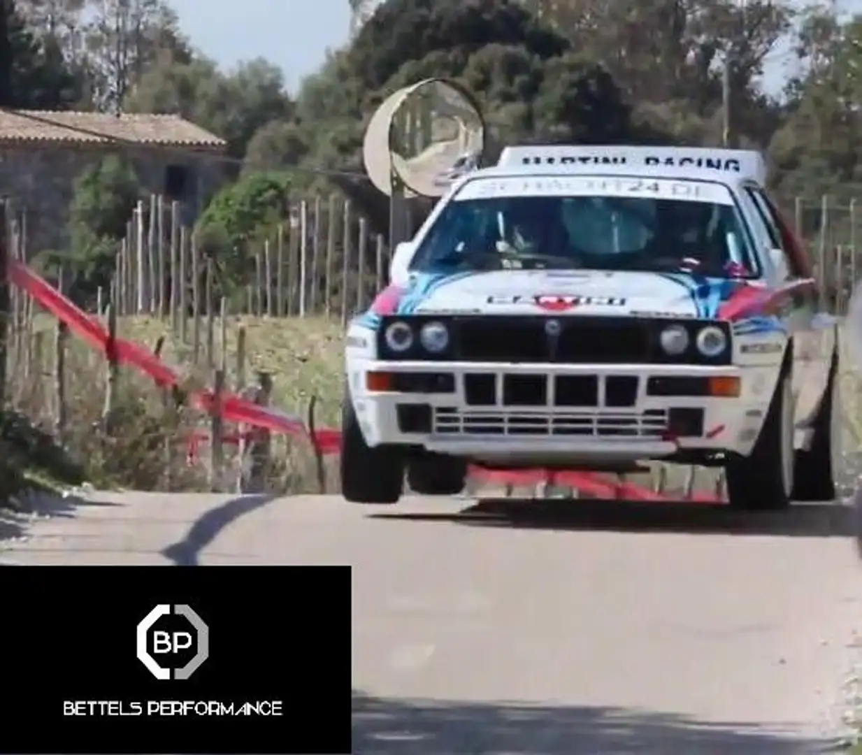 Lancia Delta HF Integrale Sedici Rennwagen/ Rallye Beyaz - 2