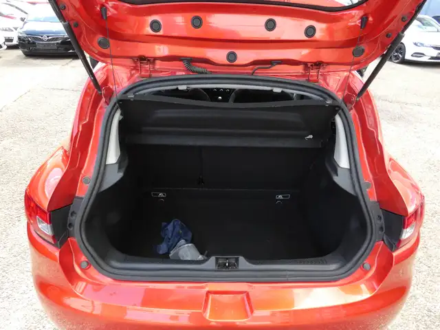 Renault Clio view 9