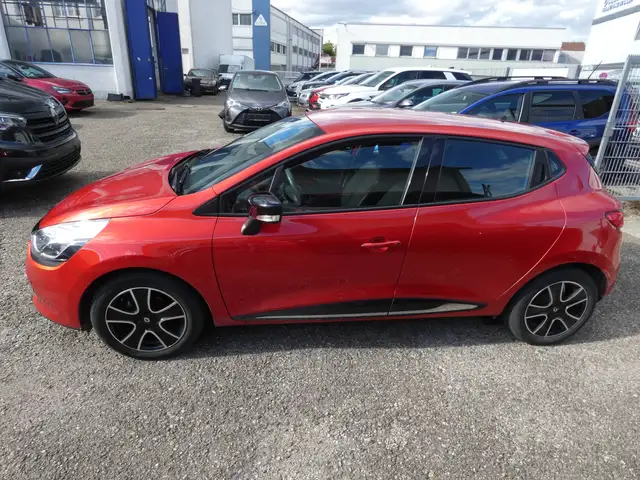 Renault Clio view 2