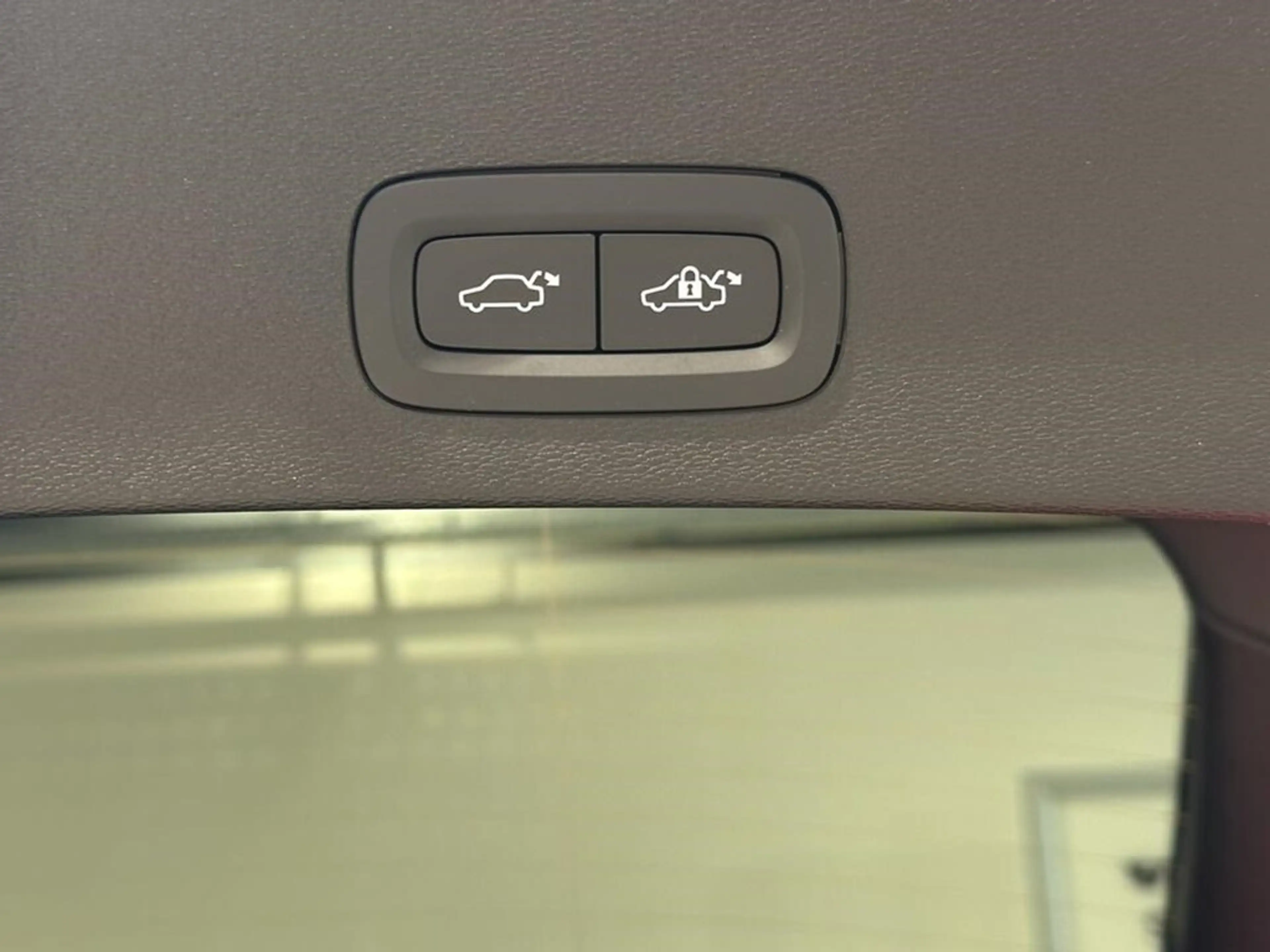 Volvo C40 Recharge Extended Range Plus + electr trekhaak — photo 10
