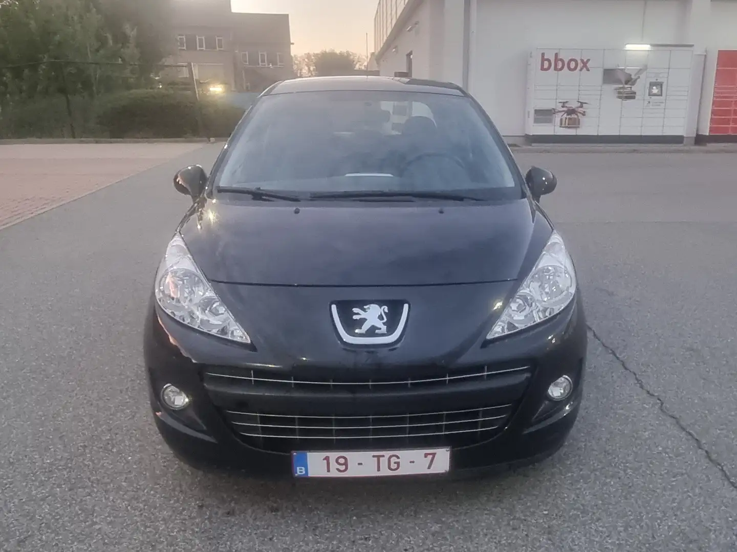 Peugeot 207 1.4i 16v Sporty Zwart - 2