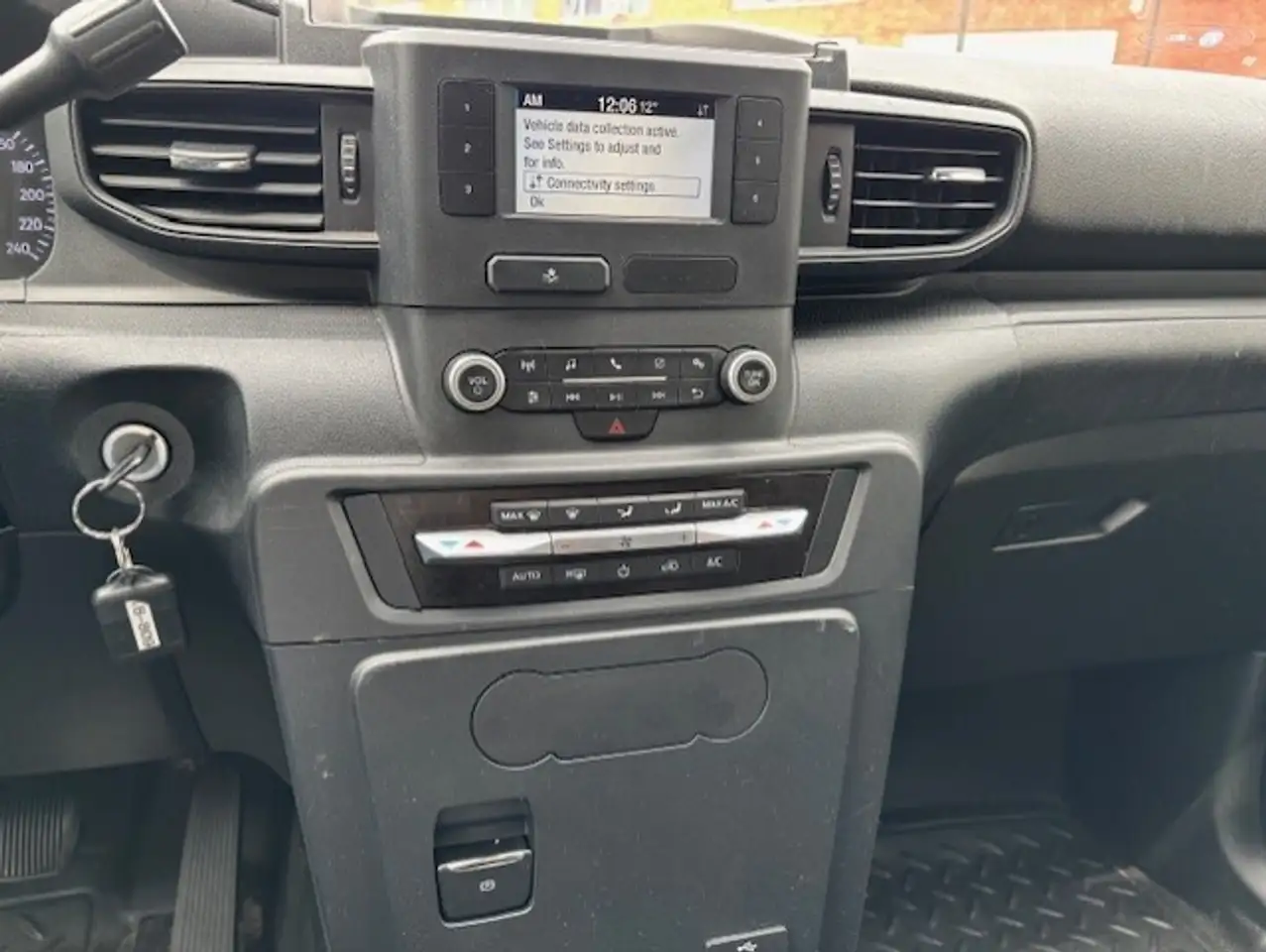 Ford Explorer снимка Ford Explorer
