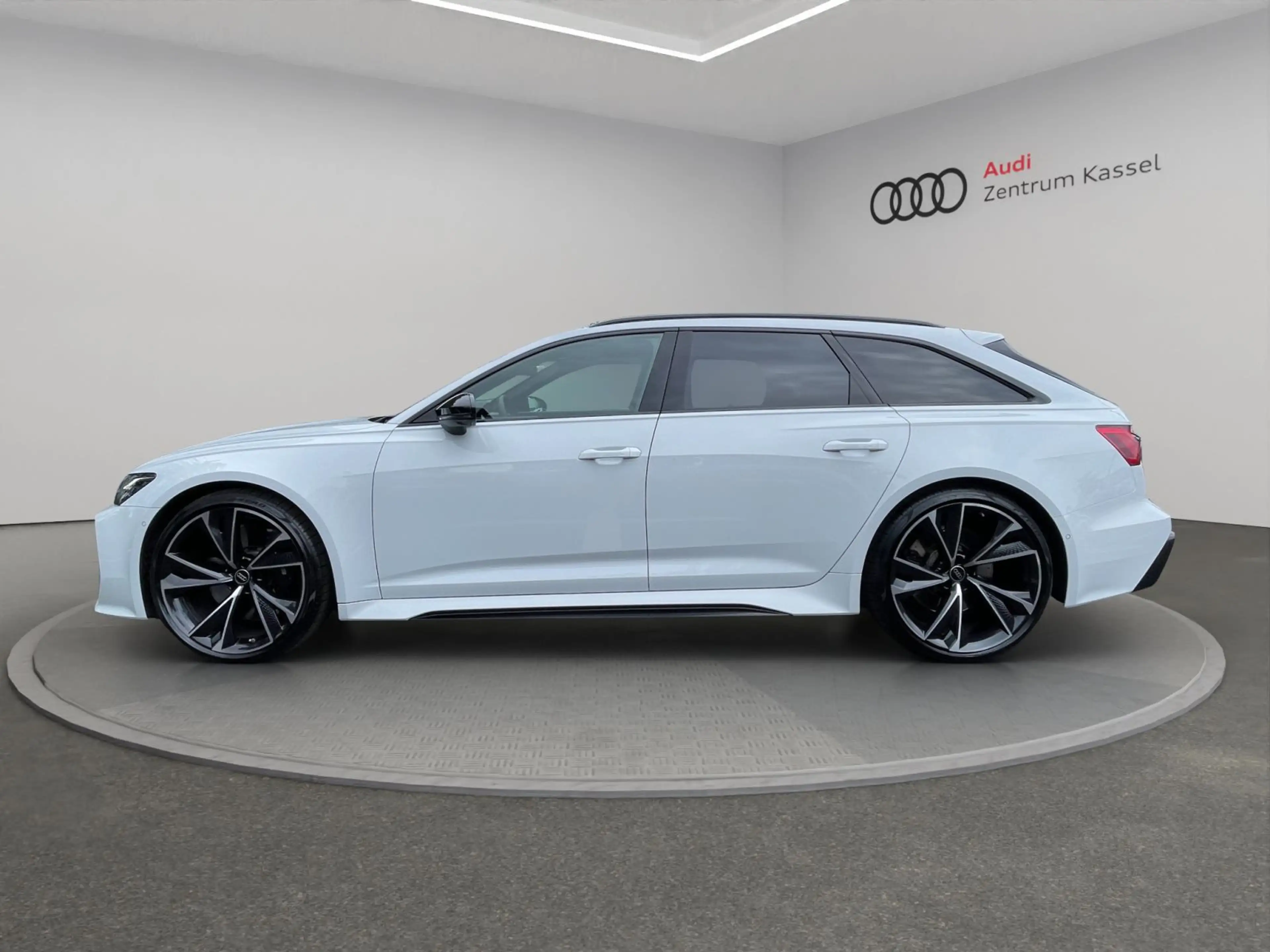 Audi RS6 4.0 TFSI qu. Laser B&O Pano 360° — photo 4
