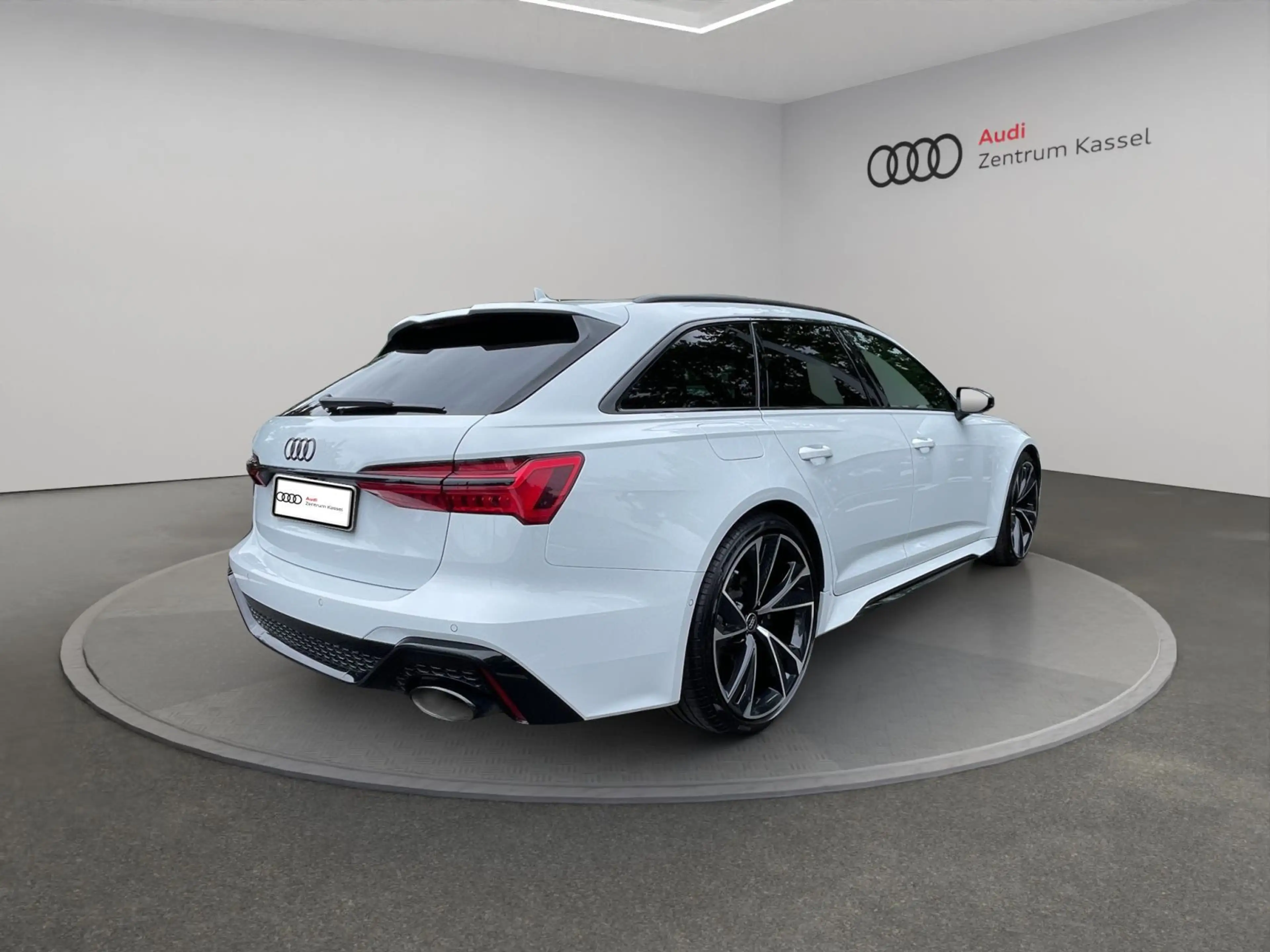 Audi RS6 4.0 TFSI qu. Laser B&O Pano 360° — photo 7