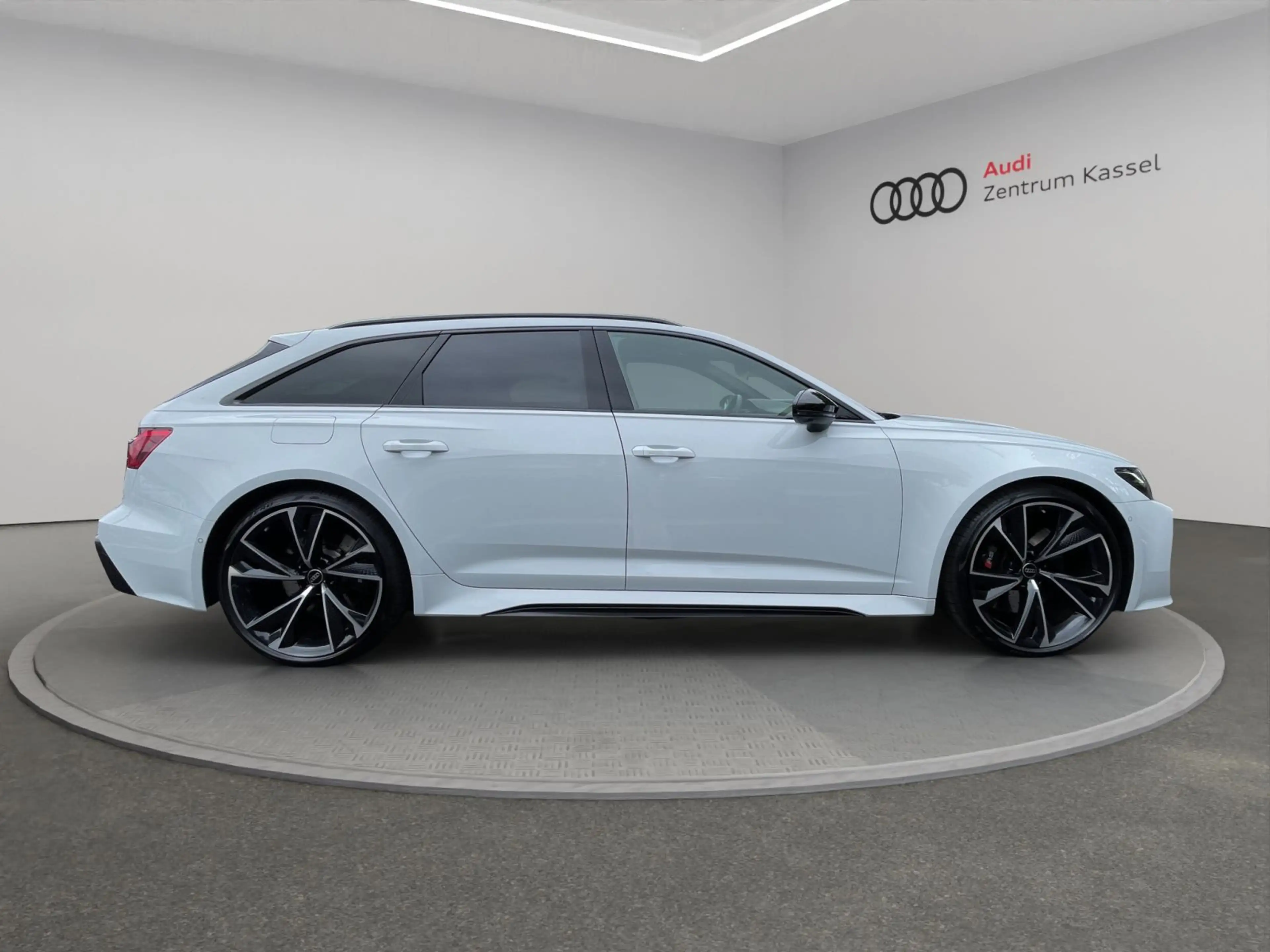 Audi RS6 4.0 TFSI qu. Laser B&O Pano 360° — photo 8