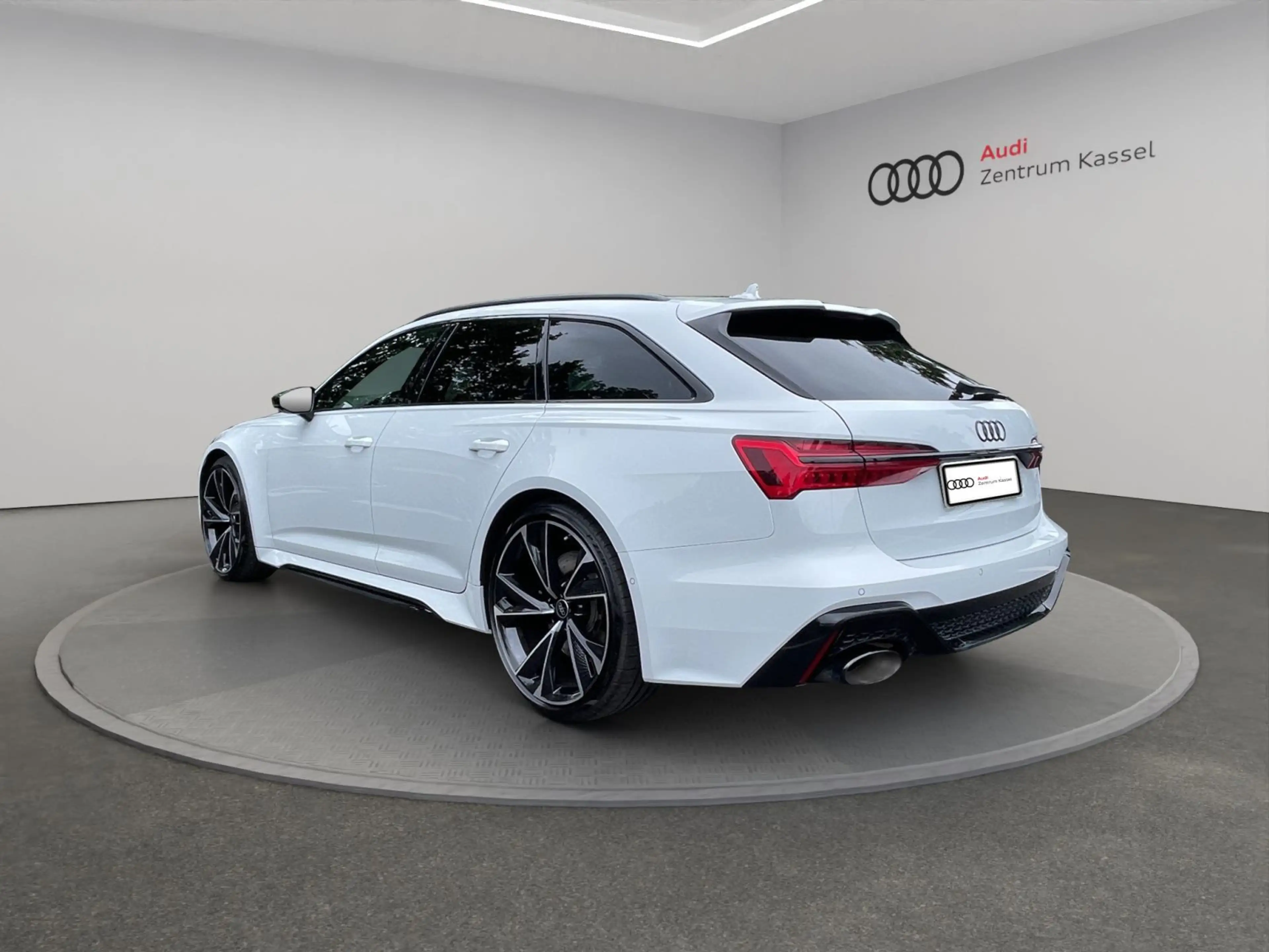 Audi RS6 4.0 TFSI qu. Laser B&O Pano 360° — photo 5
