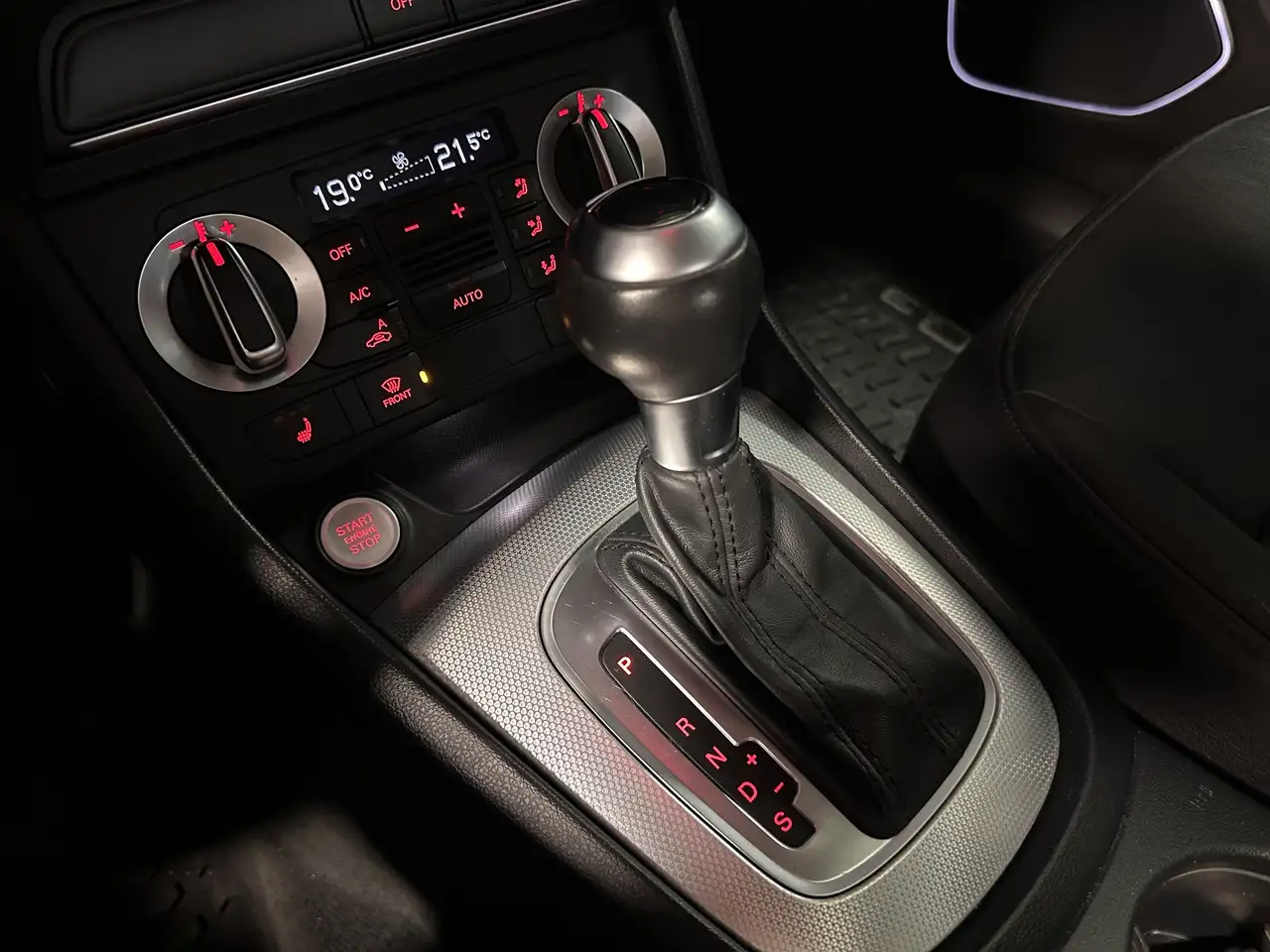 Audi Q3 снимка Audi Q3