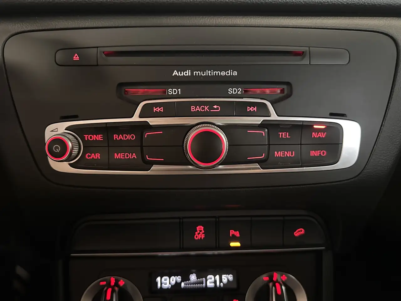 Audi Q3 снимка Audi Q3