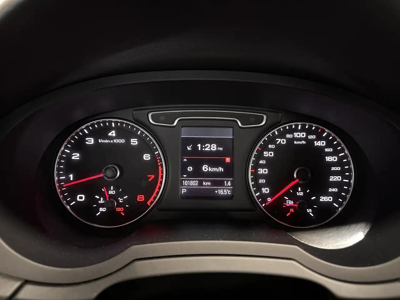 Audi Q3 снимка Audi Q3