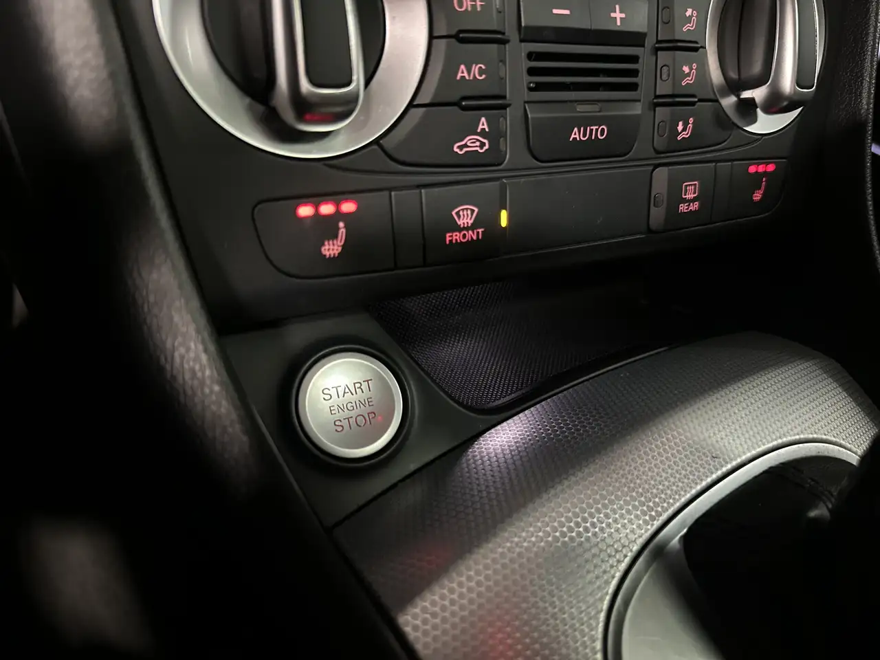 Audi Q3 снимка Audi Q3