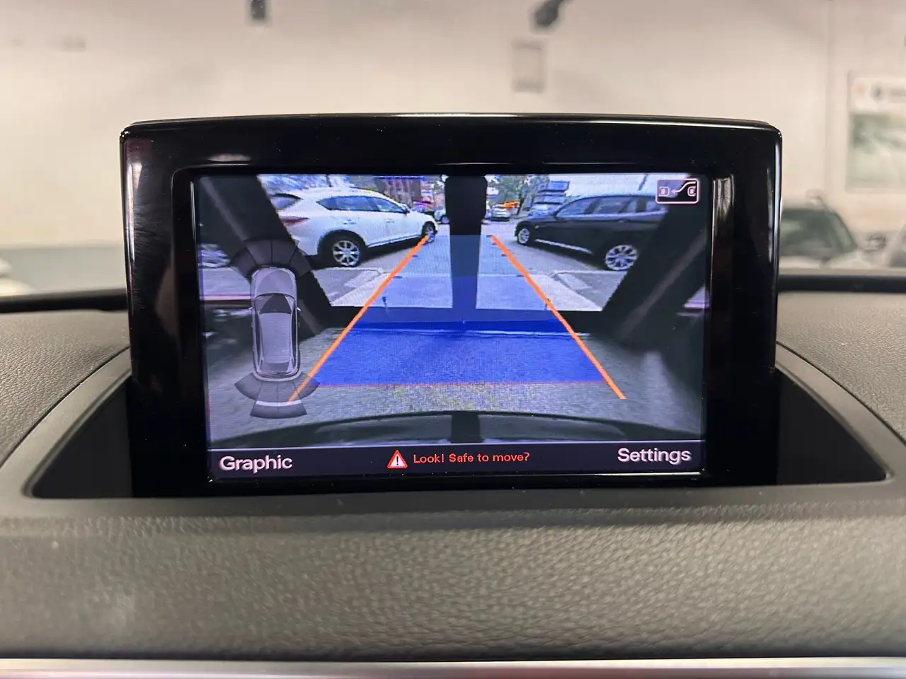 Audi Q3 снимка Audi Q3