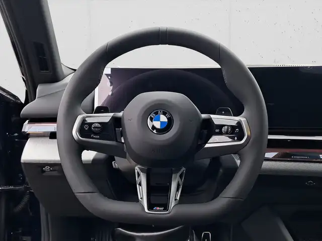 BMW 5 Series view 12