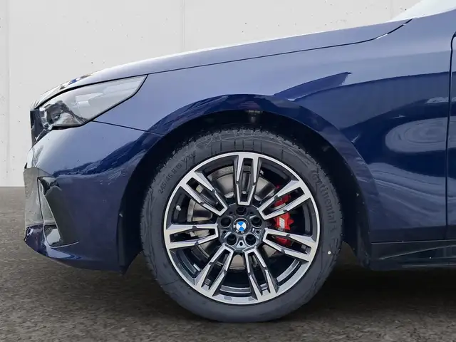 BMW 5 Series view 7