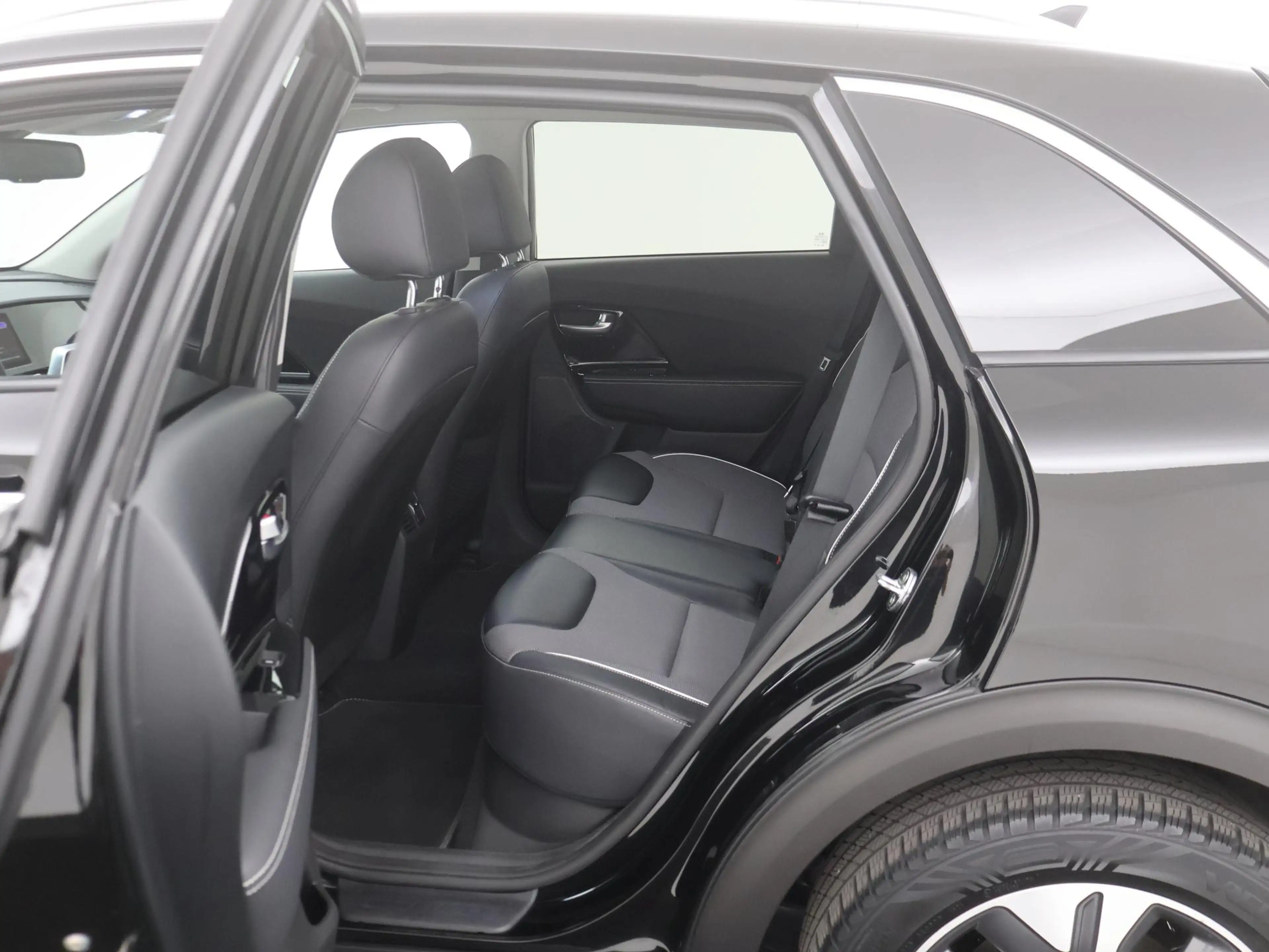 Kia e-Niro DynamicPlusLine 64 kWh TREKH|SCHUIFDAK|STOELVERW|A — photo 11