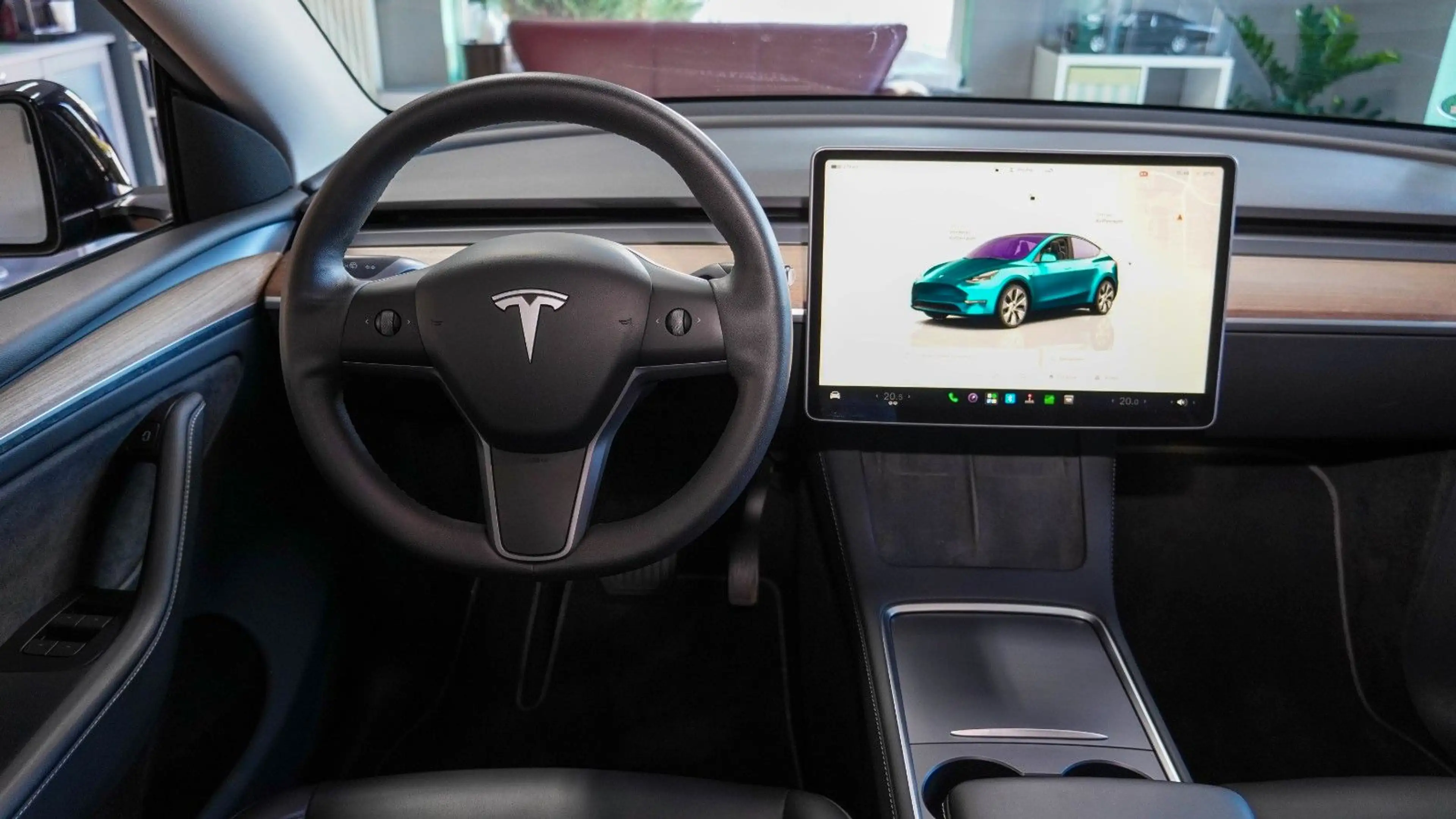 Tesla Model Y Long Range Dual AWD AHK — photo 7