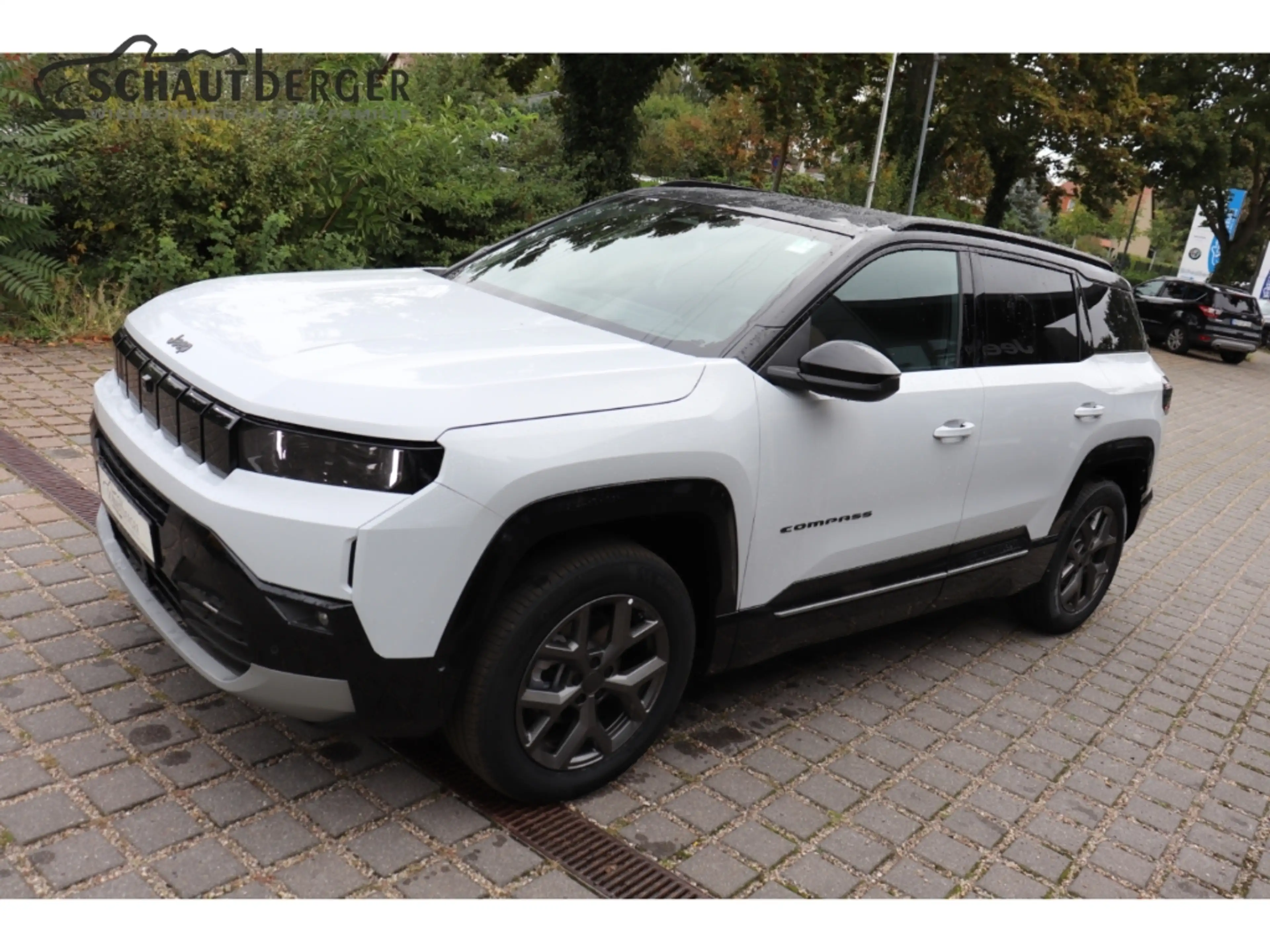 Jeep Compass E-Hybrid 1.2 eDCT 107 kW First Edition mit Panoram — photo 3