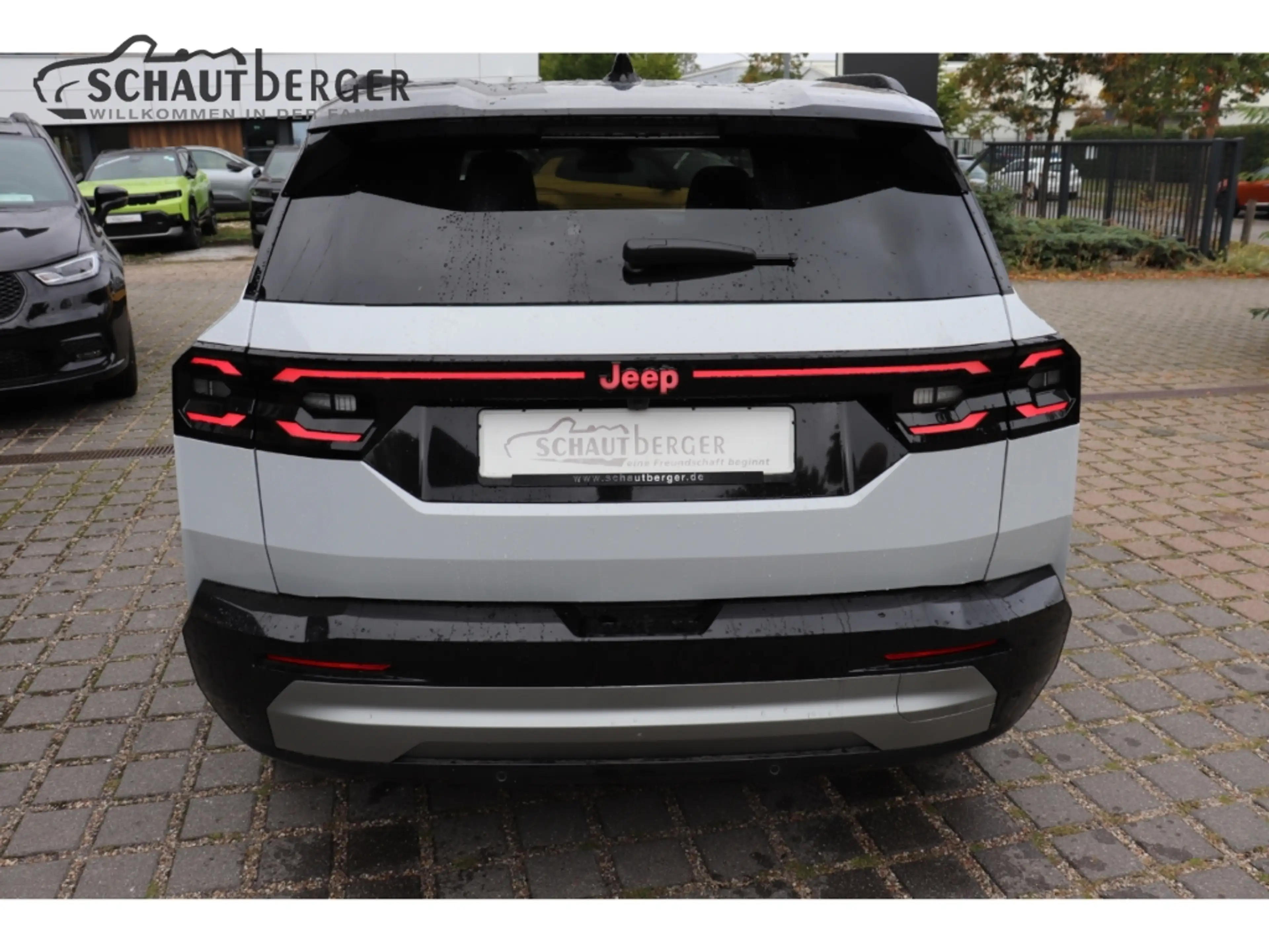 Jeep Compass E-Hybrid 1.2 eDCT 107 kW First Edition mit Panoram — photo 5