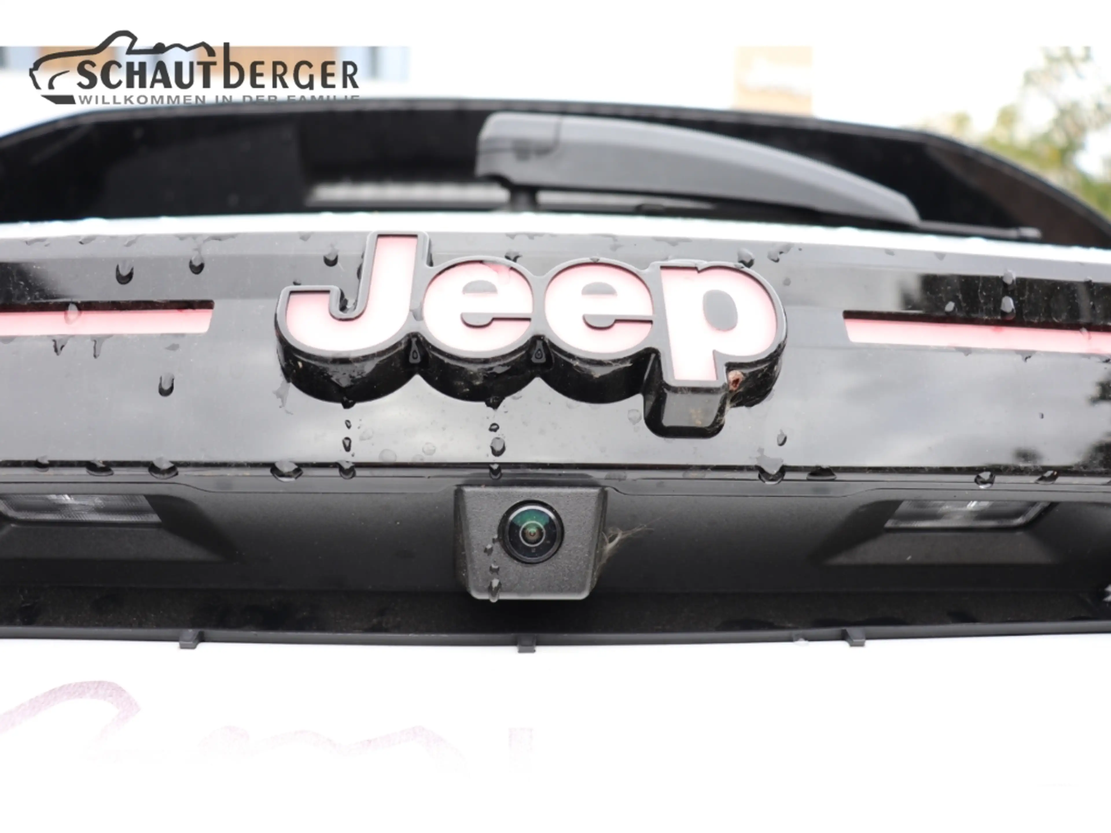Jeep Compass E-Hybrid 1.2 eDCT 107 kW First Edition mit Panoram — photo 11