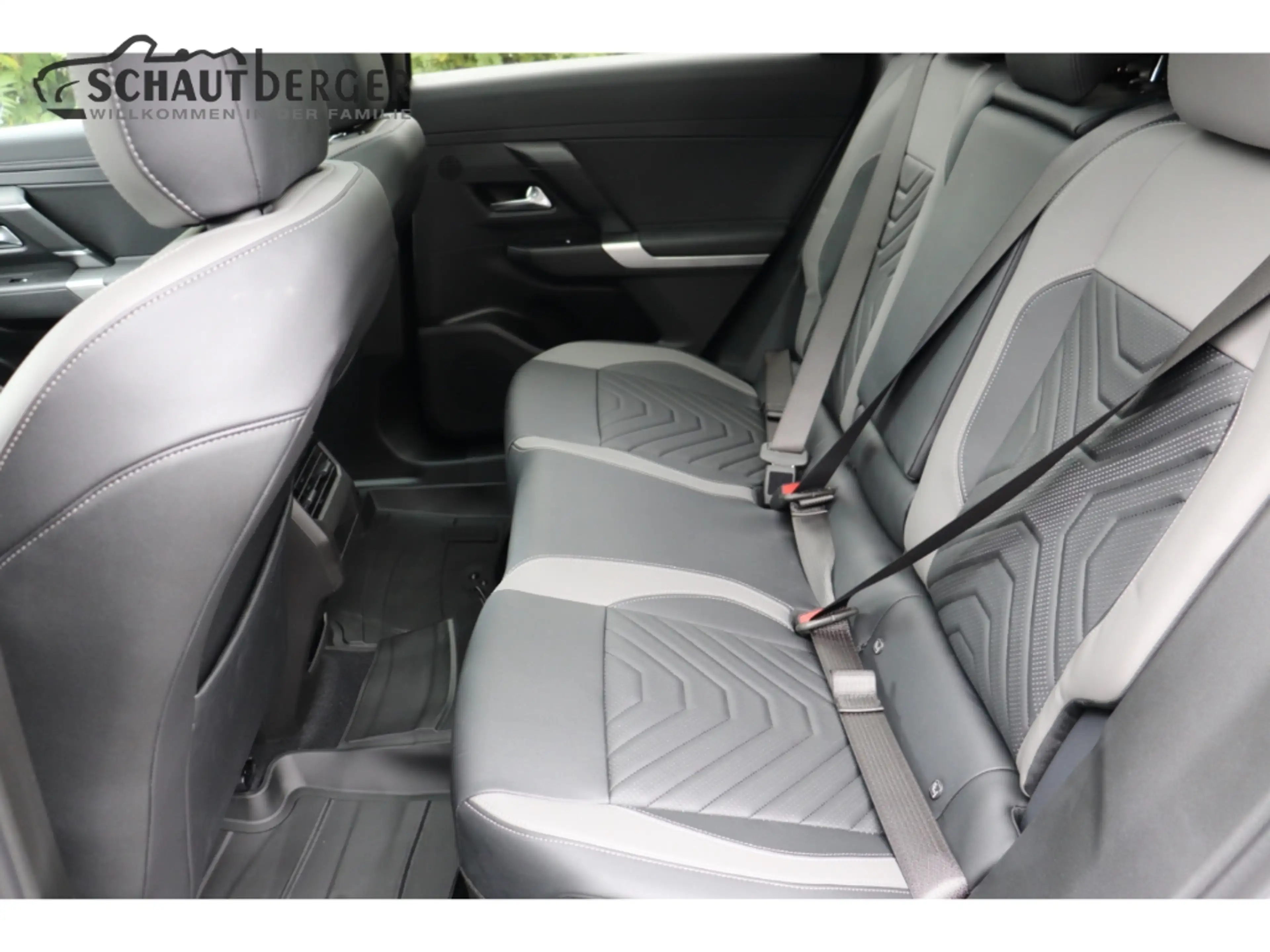Jeep Compass E-Hybrid 1.2 eDCT 107 kW First Edition mit Panoram — photo 15