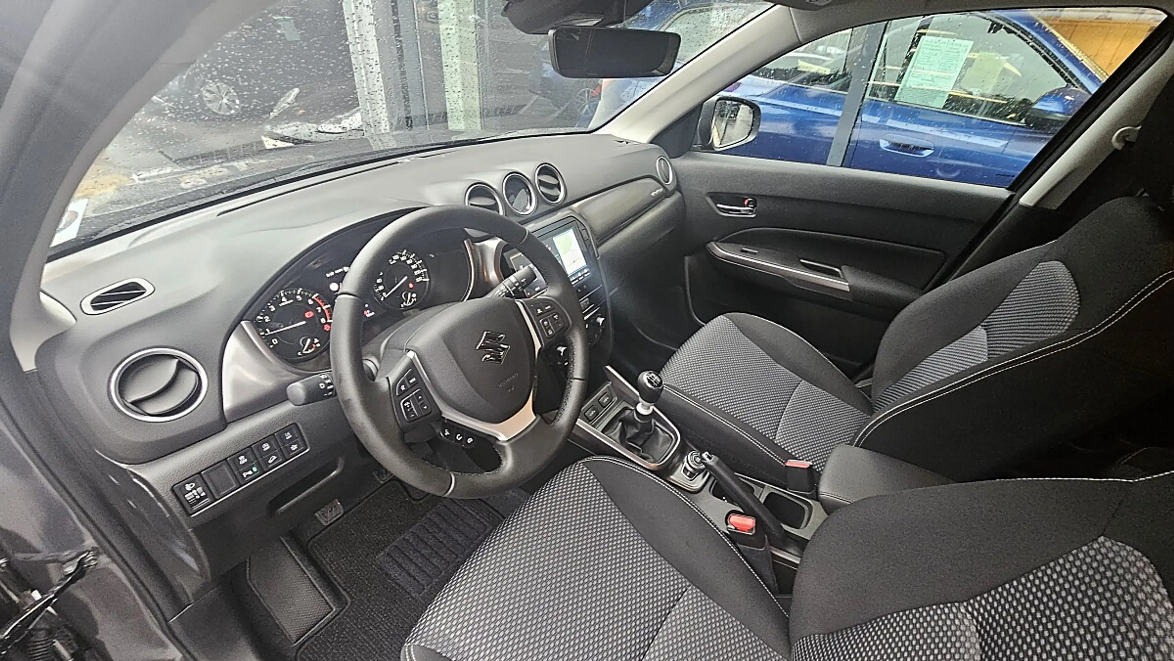 Suzuki Vitara 1,4 Hybrid ALLGRIP shine — photo 12