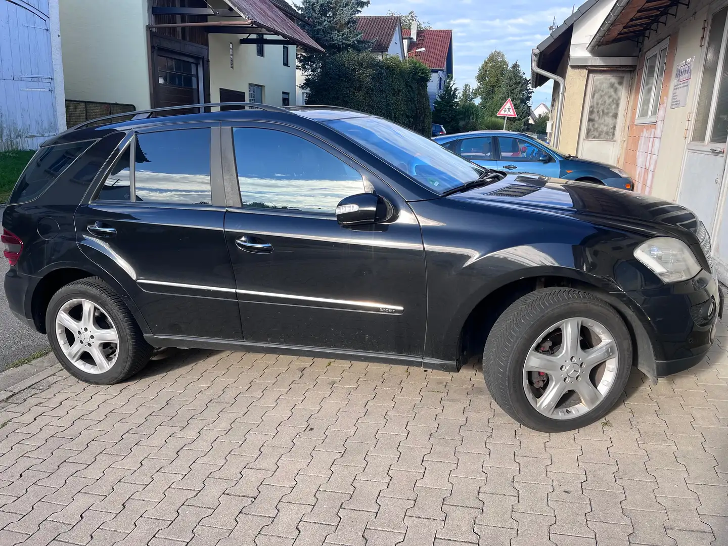 Mercedes-Benz ML 320 ML 320 CDI 4Matic 7G-TRONIC Schwarz - 1
