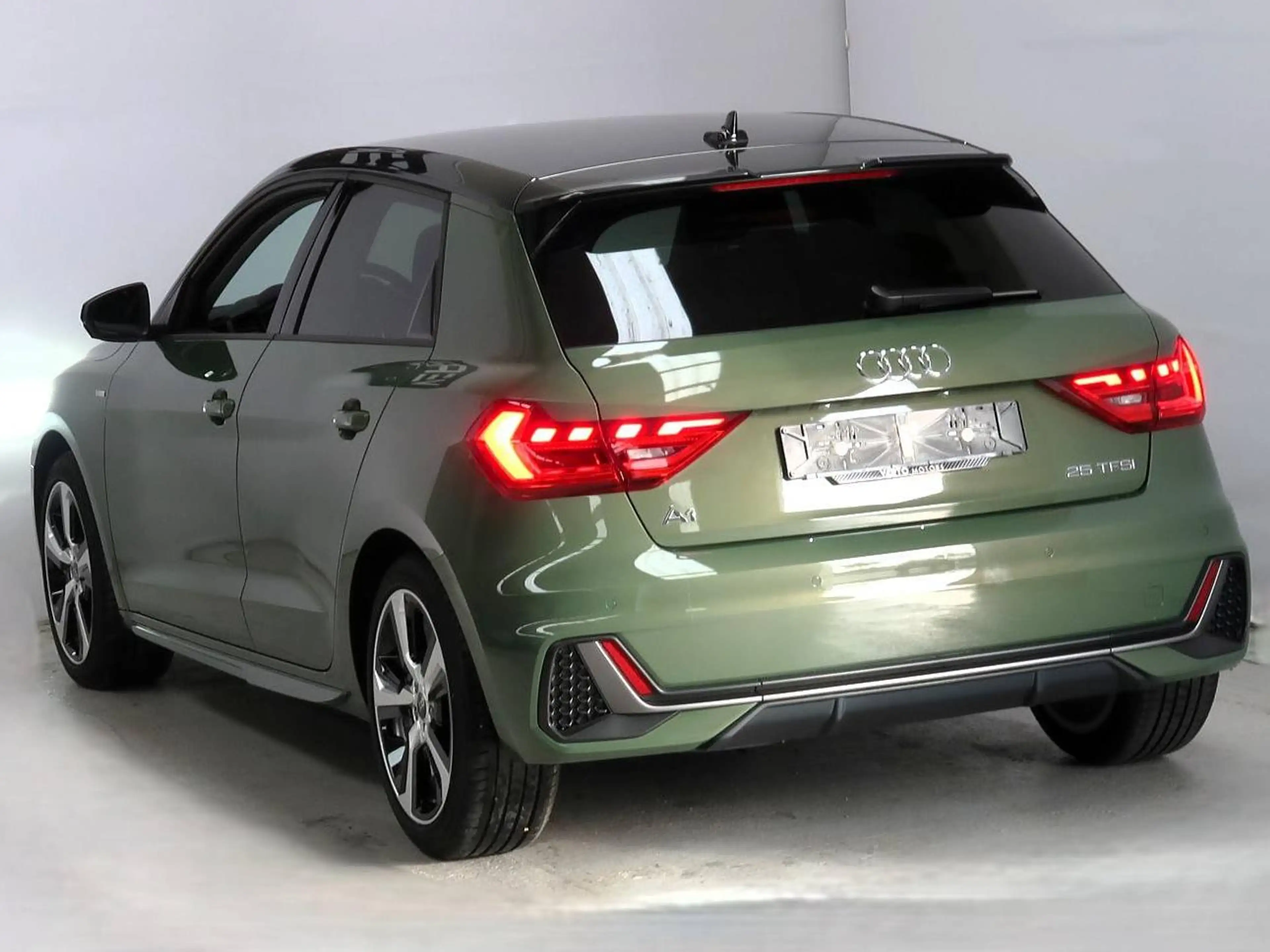 Audi A1 A1 Sportback 25 TFSI Sport Edition S tronic Sport Edition — photo 4
