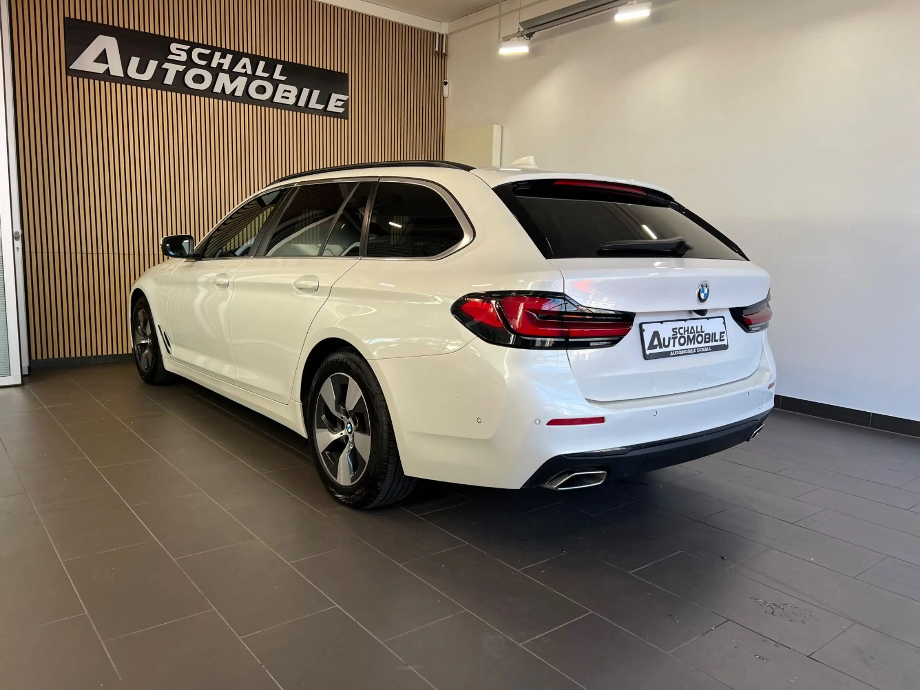 BMW 520 d Touring *SHZ/DIGITAL/LED/TEMPOMAT/NAVI/DE* — photo 5