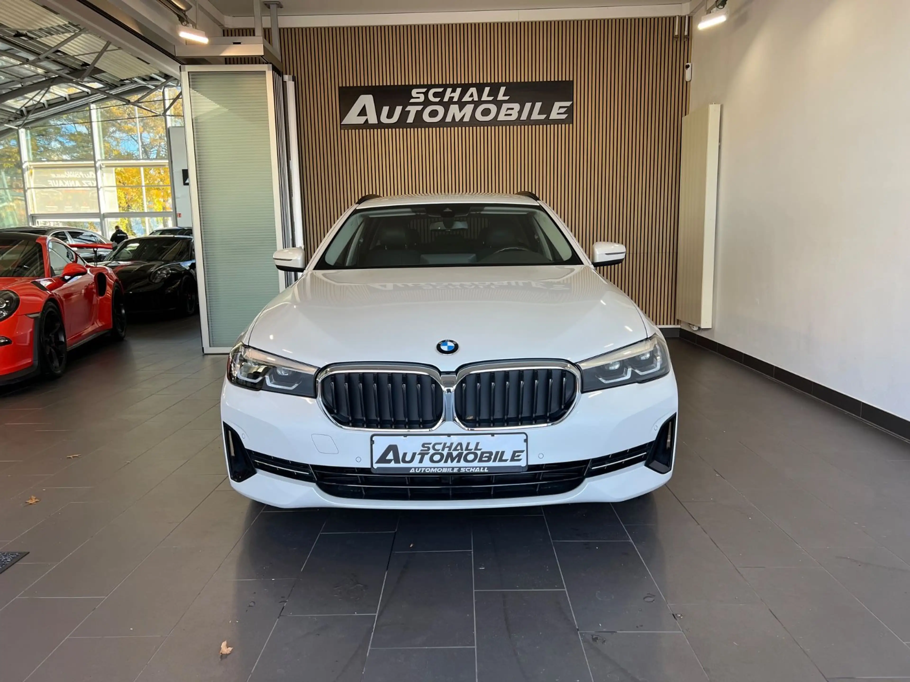 BMW 520 d Touring *SHZ/DIGITAL/LED/TEMPOMAT/NAVI/DE* — photo 2