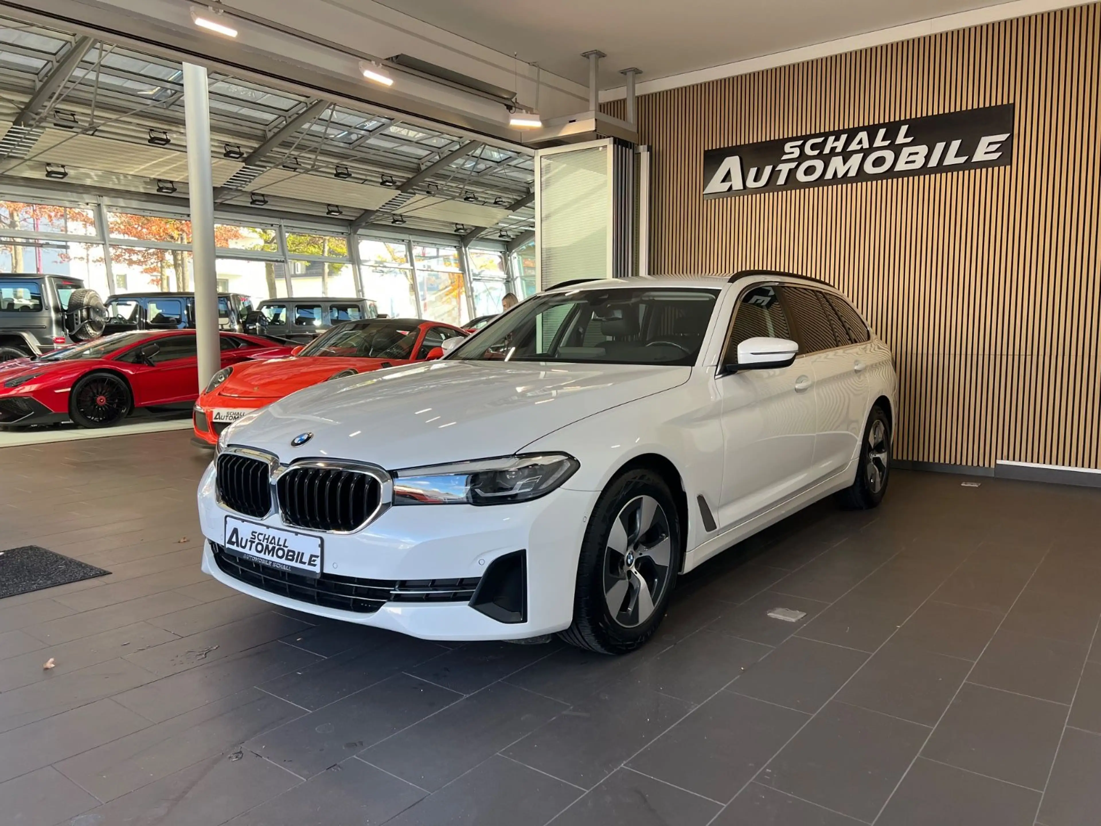 BMW 520 d Touring *SHZ/DIGITAL/LED/TEMPOMAT/NAVI/DE*