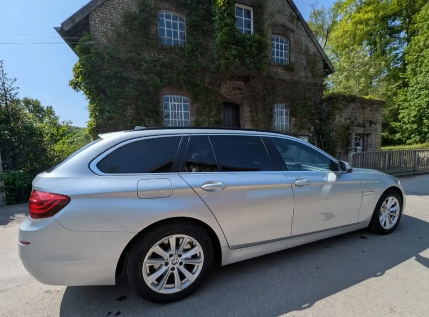 BMW 525 525d Touring Aut. Silber - 2