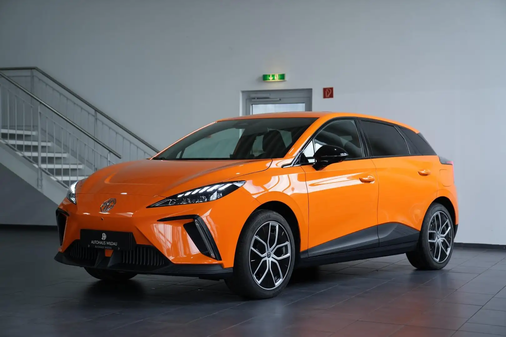 MG 4 Luxury *AUT*ACC*KEYLEES*NAV*LED* Orange - 2