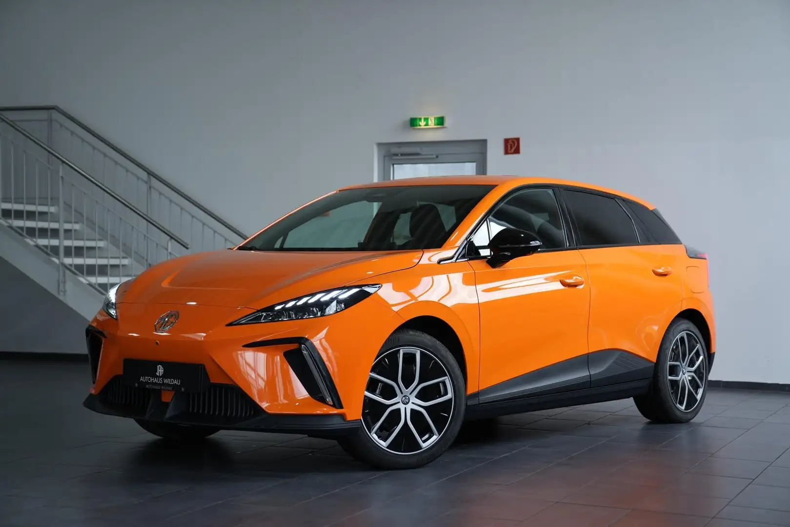 MG 4 Luxury *AUT*ACC*KEYLEES*NAV*LED* Orange - 1