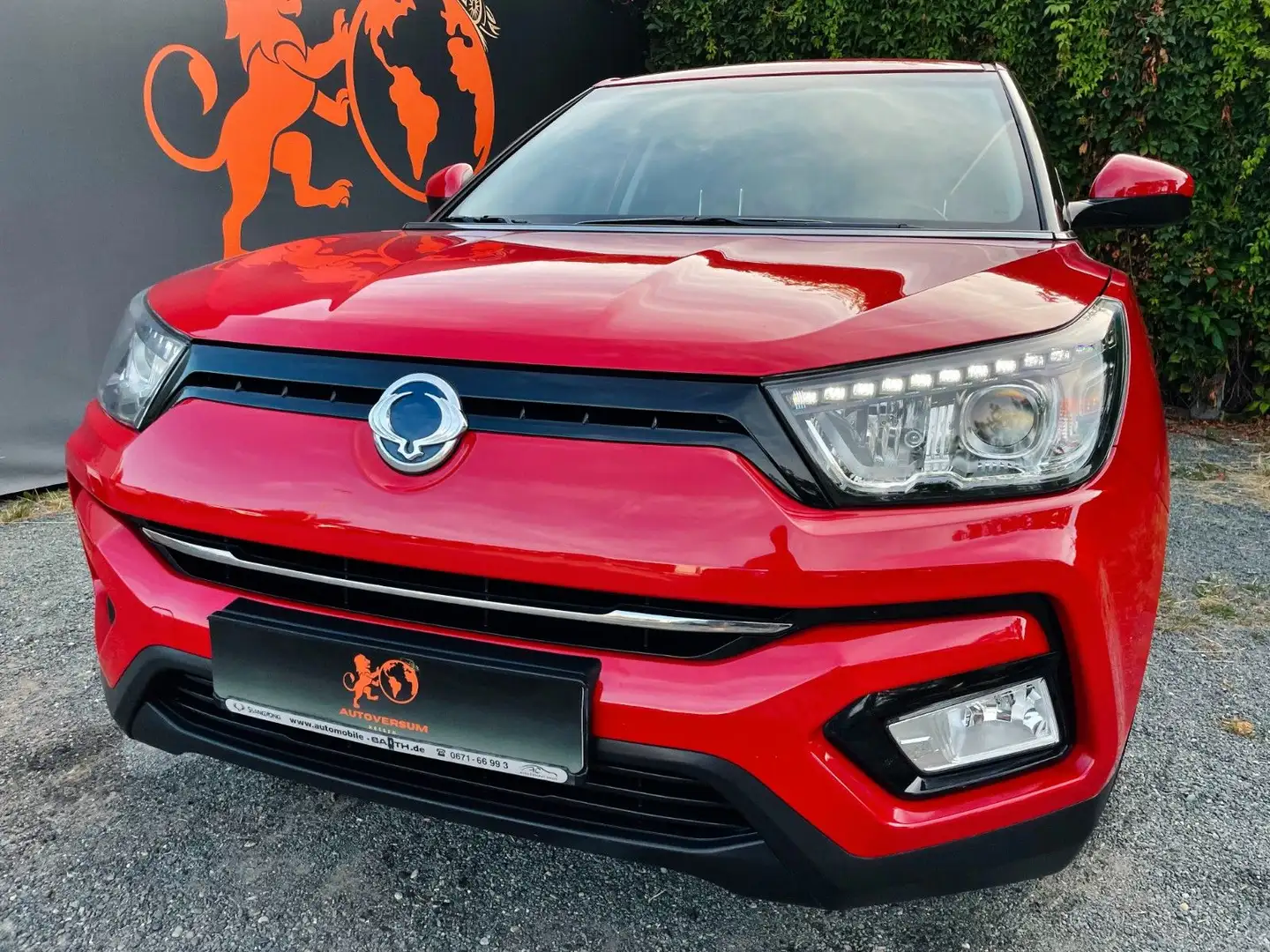 SsangYong Tivoli #TÜV#SERVICE#KLIMA#NAVI#8.FACH-BER#AHK#BT Rot - 1