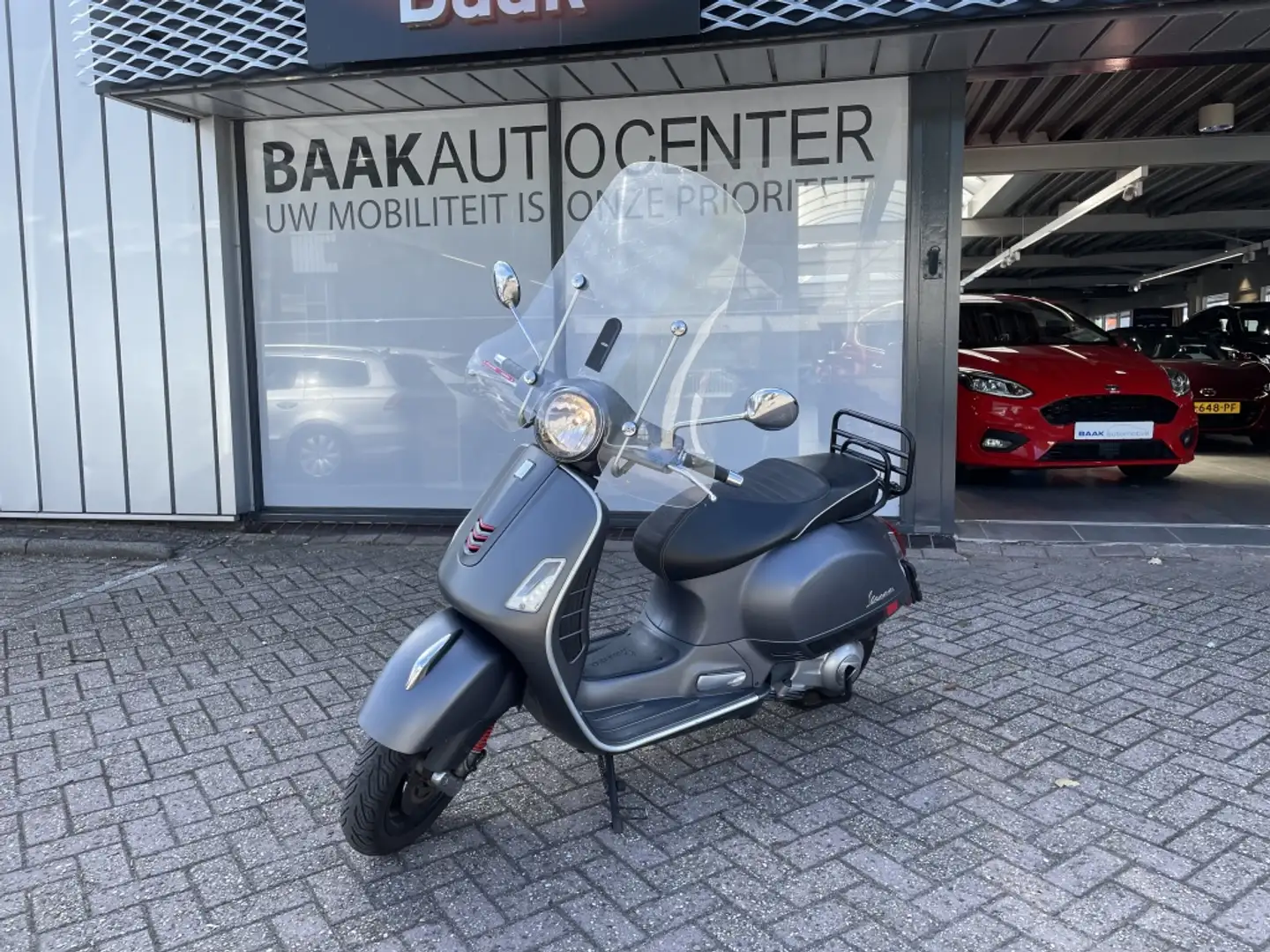 Piaggio GTS 300 Scooter 300ie TouringABS Grijs - 2