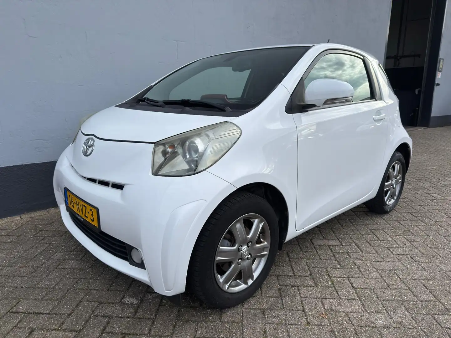 Toyota iQ 1.0 VVTi Aspiration - Climate Control - LMV Wit - 1