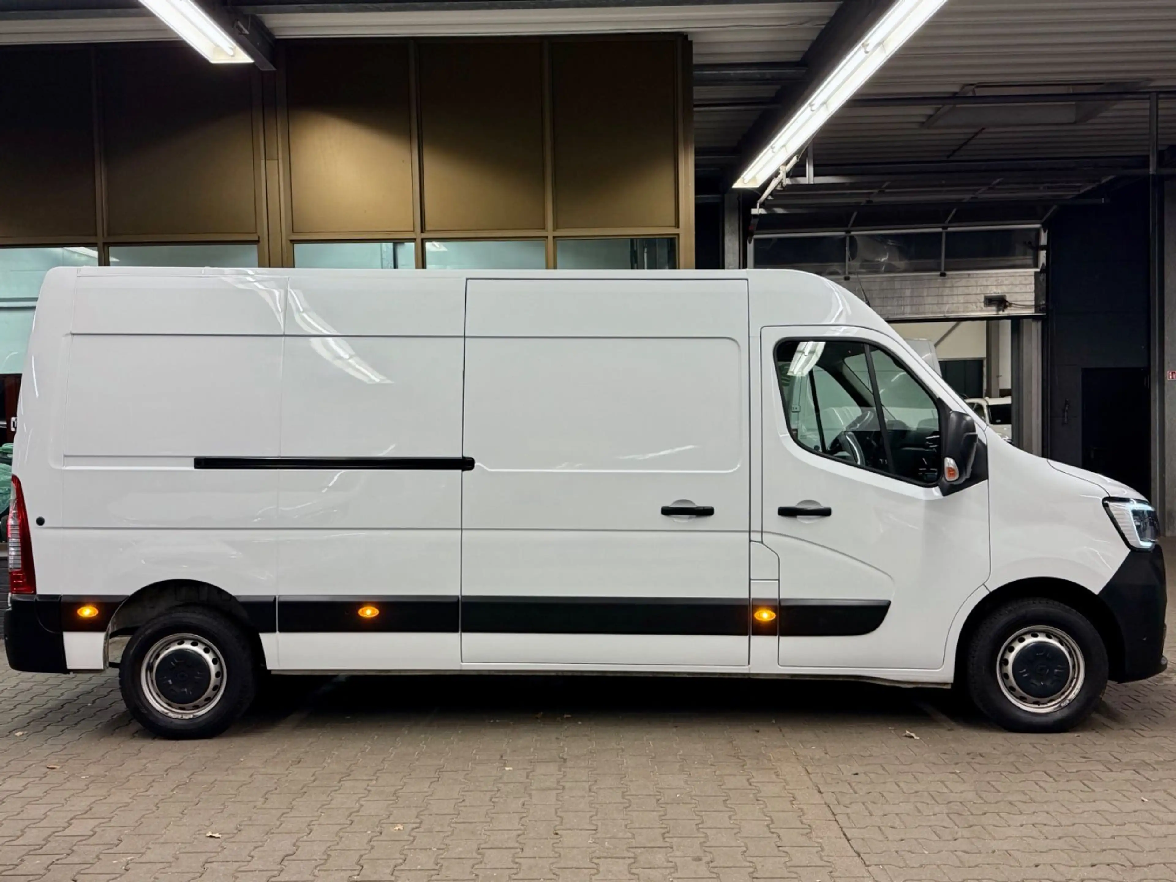 Renault Master 2.3 dCi L3H2 3,5t KLIMA PDC 3-SITZE BLUE — photo 14