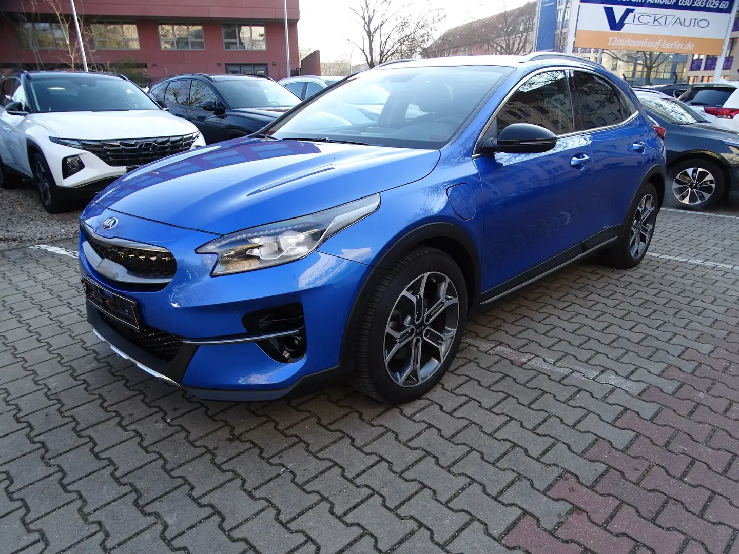 Kia XCeed 1.6 Platinum Edition Plug-in Hybrid AHK Blau - 1