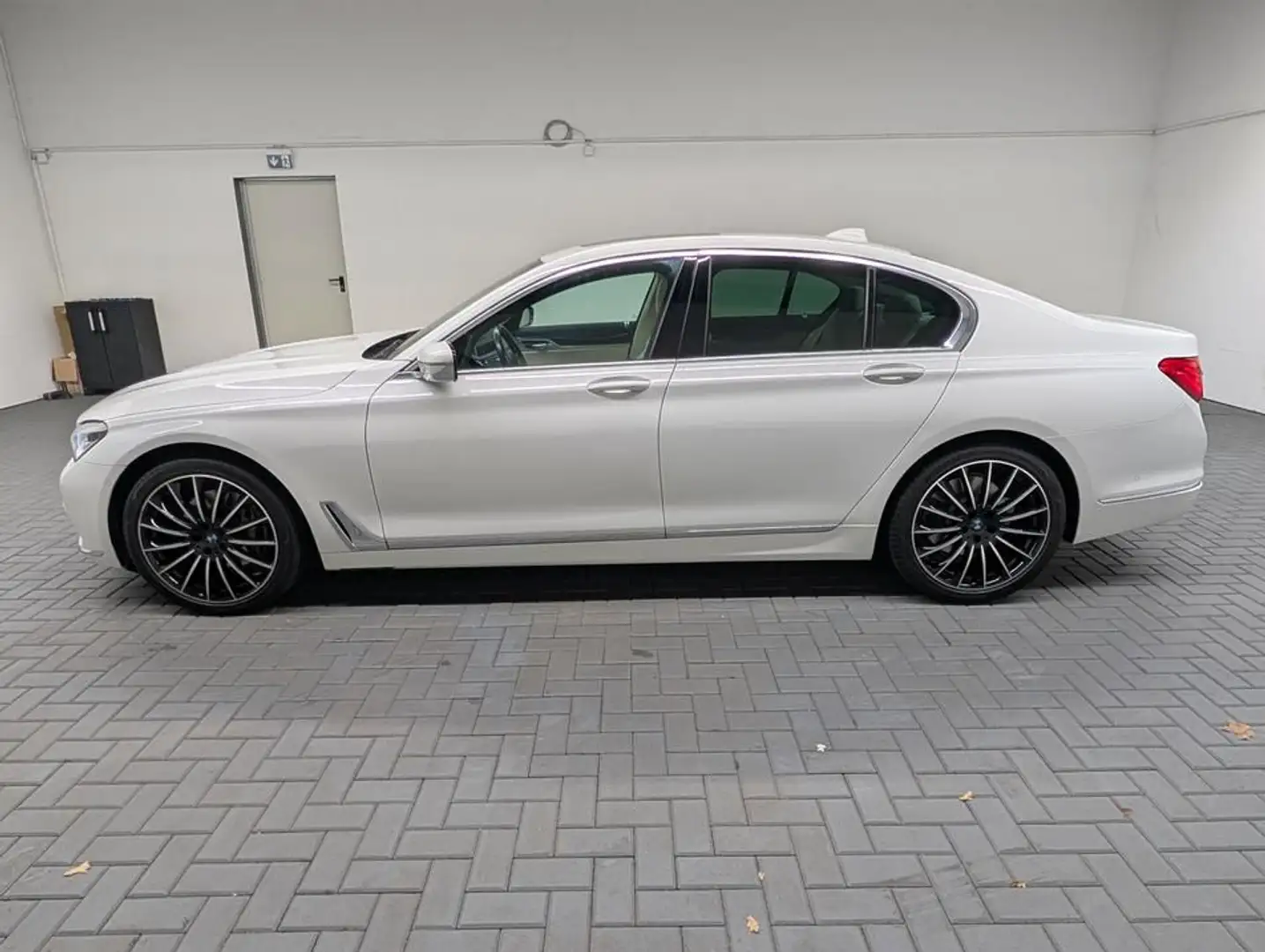 BMW 730 d xDrive LED/HUD/Kam/Pano/20-Zoll/Leder Weiß - 2