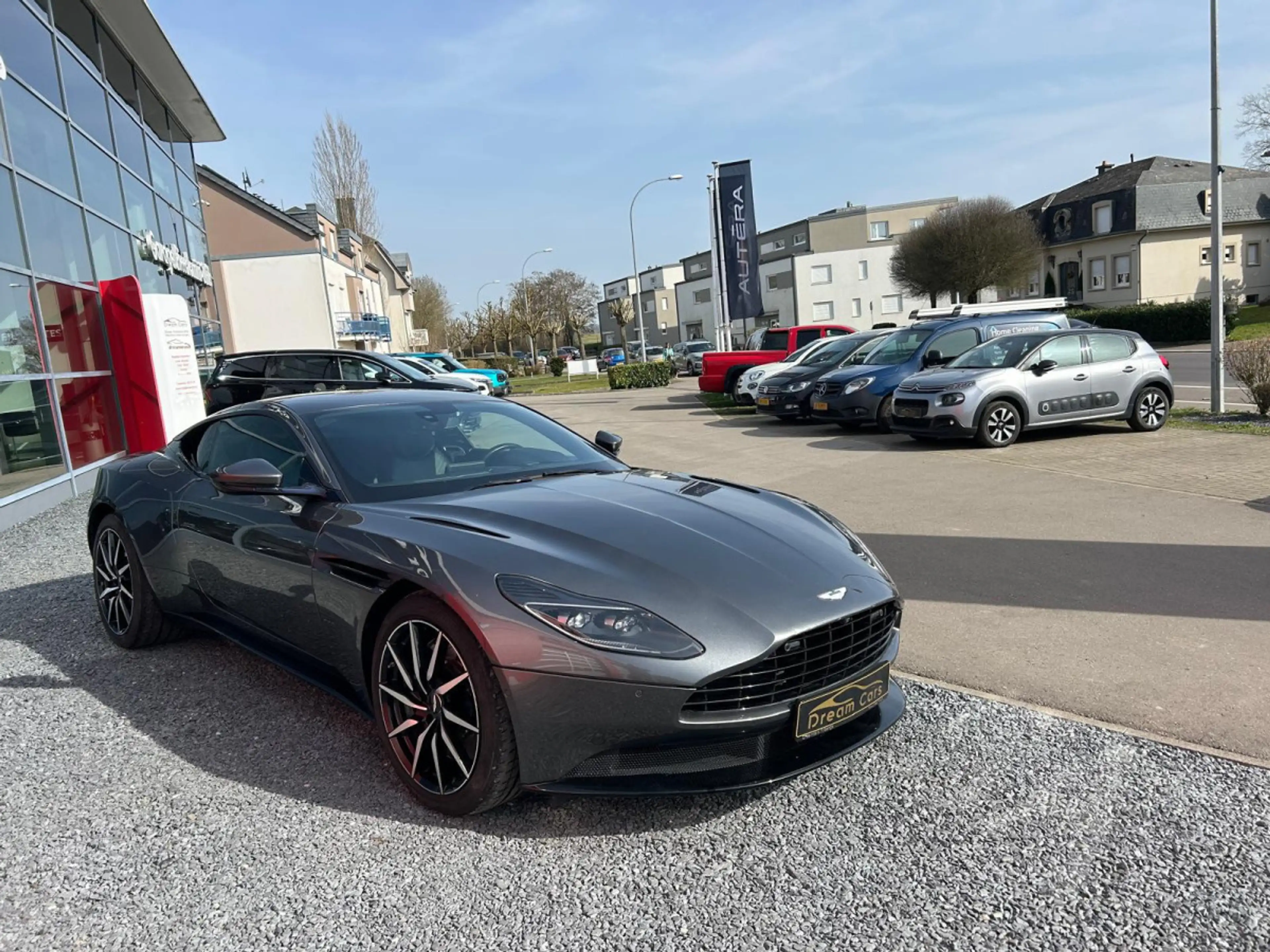 Aston Martin DB11 DB 11 — photo 5