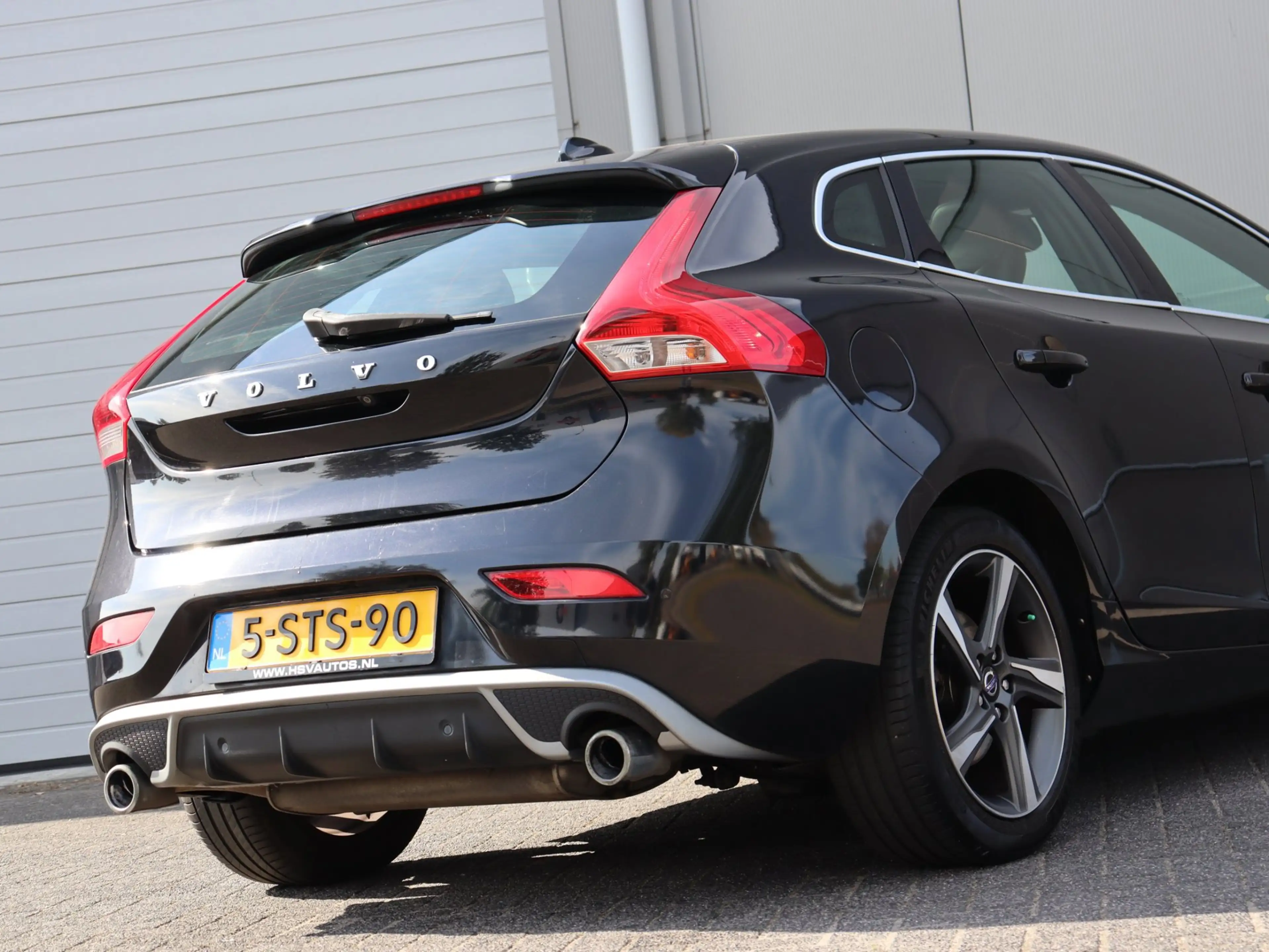Volvo V40 1.6 D2 R-Design navi LEER memory xenon — photo 11