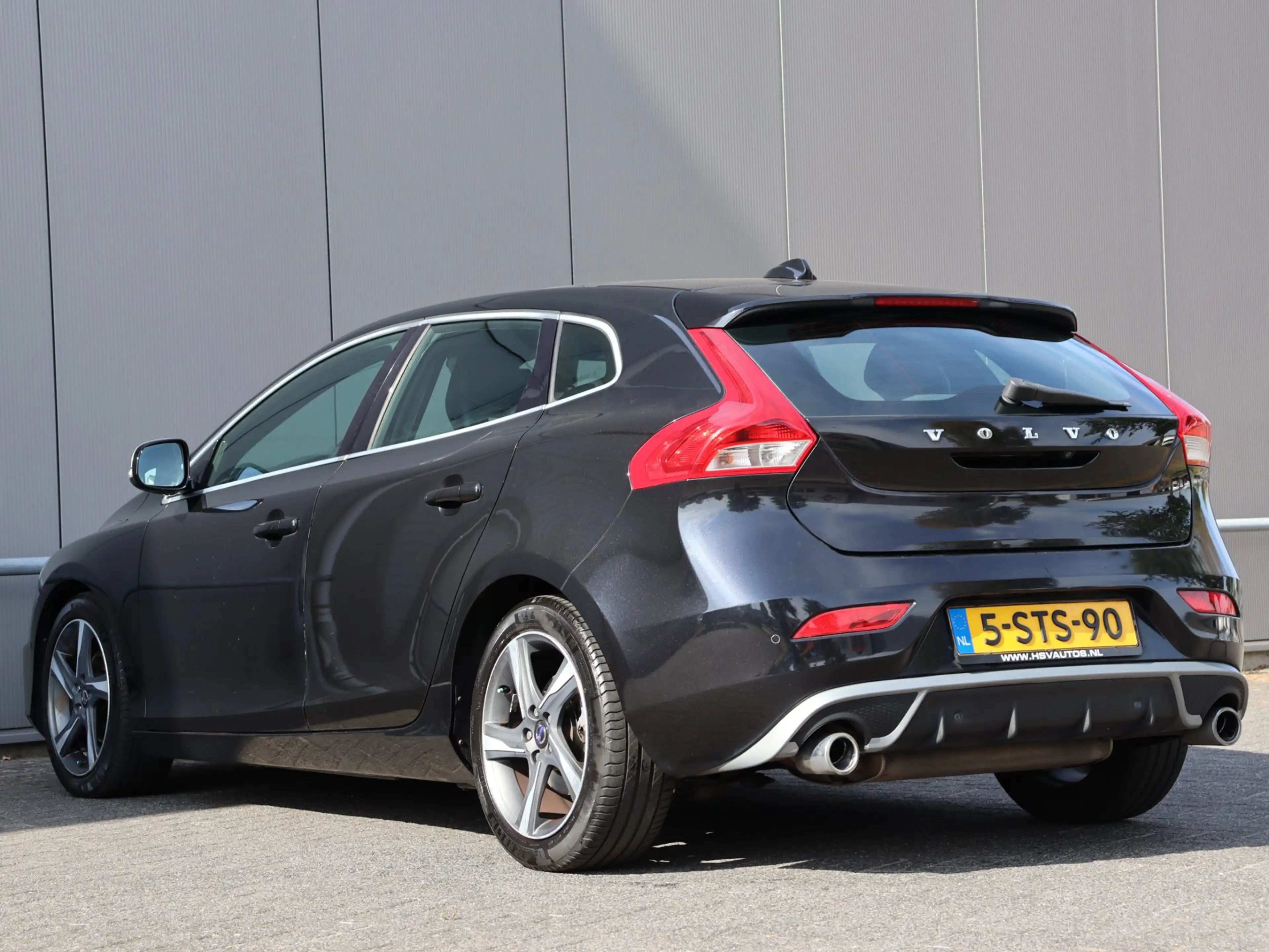 Volvo V40 1.6 D2 R-Design navi LEER memory xenon — photo 8