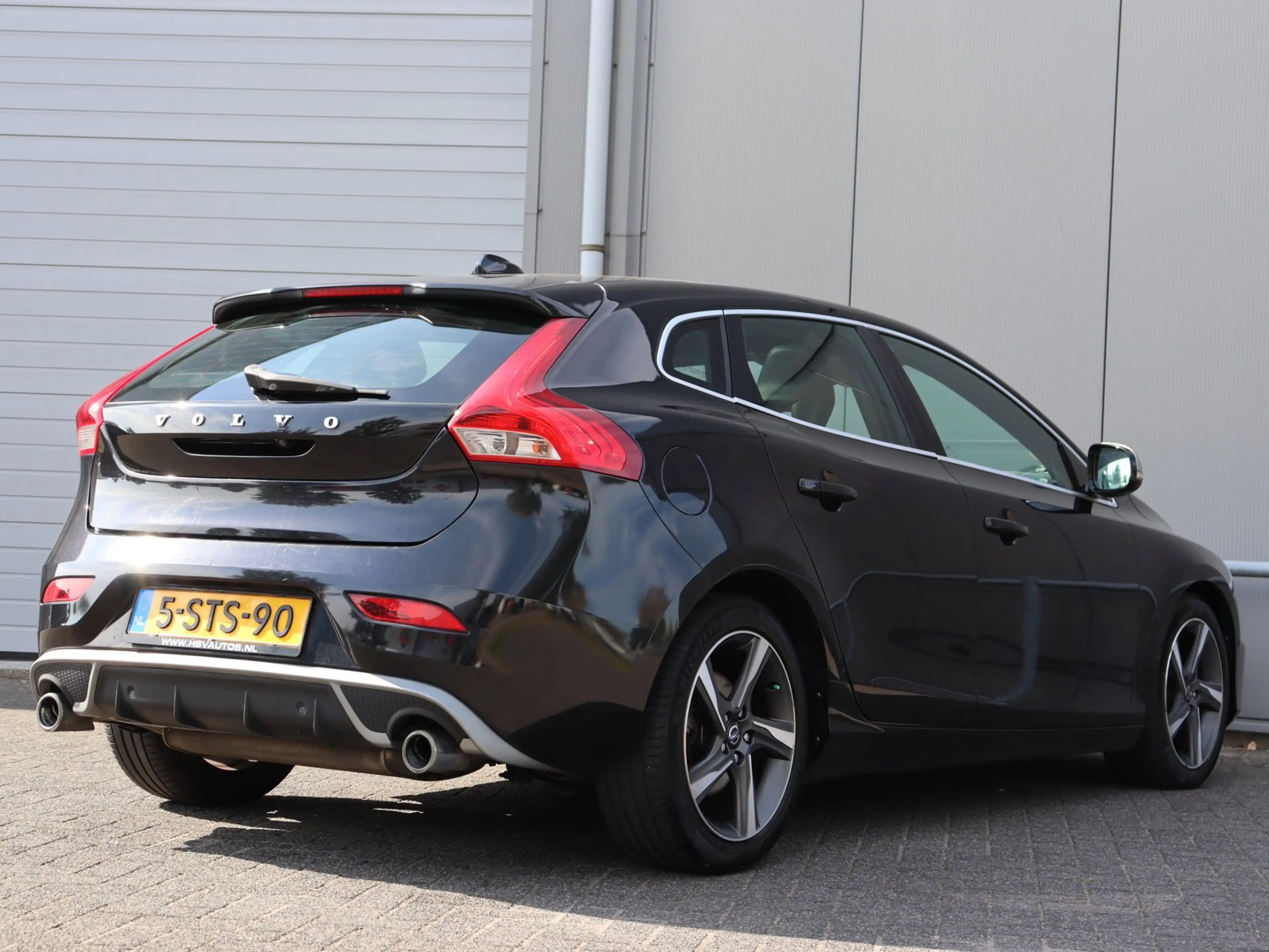 Volvo V40 1.6 D2 R-Design navi LEER memory xenon — photo 10
