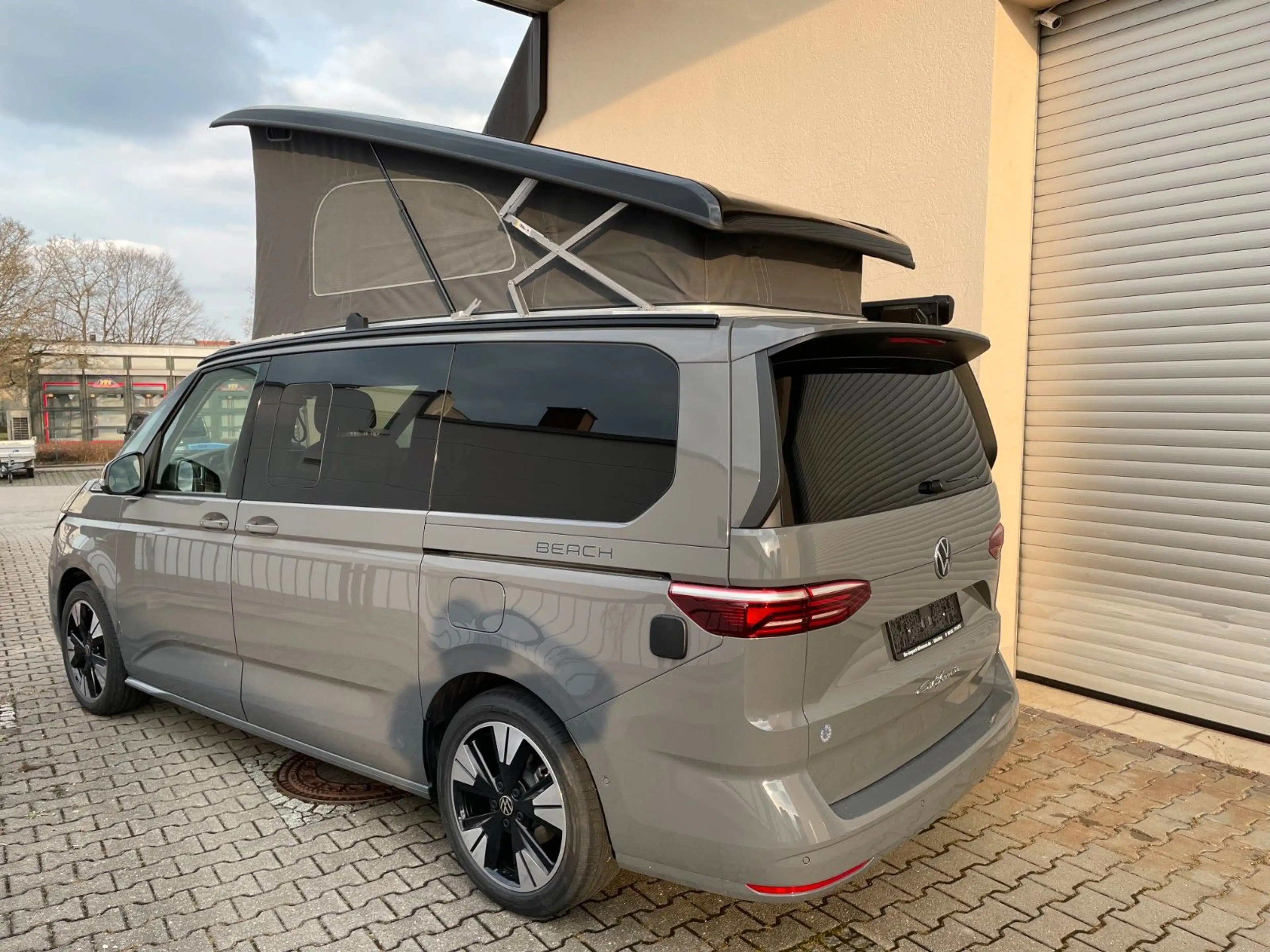 Volkswagen T7 California Beach Camper AHK DCC Head UP 19 Z — photo 4