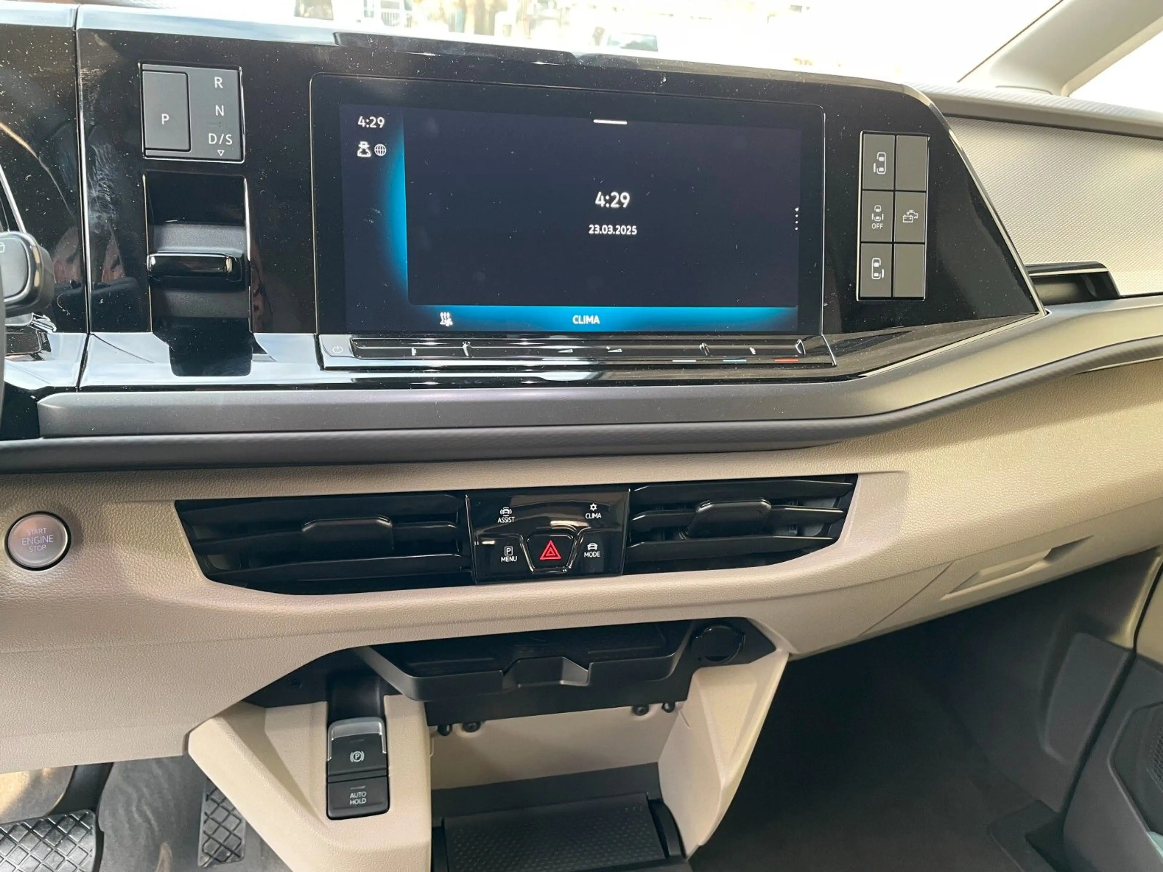 Volkswagen T7 California Beach Camper AHK DCC Head UP 19 Z — photo 13