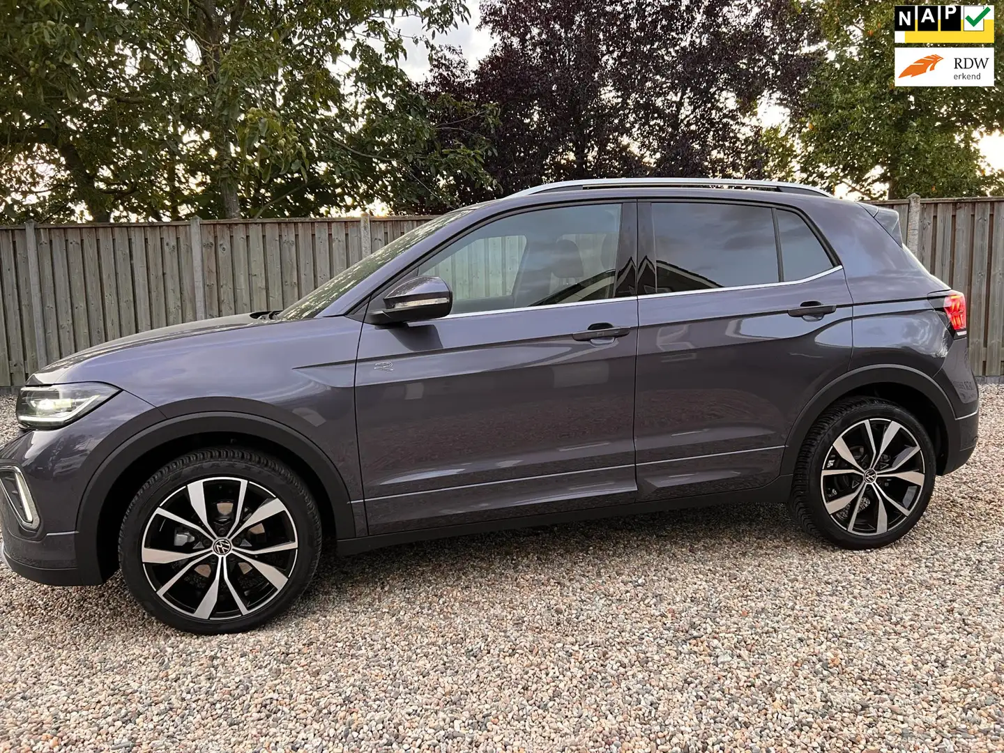Volkswagen T-Cross 1.5 TSI R-Line Edition Navigatie & Camera & Winter Gris - 1