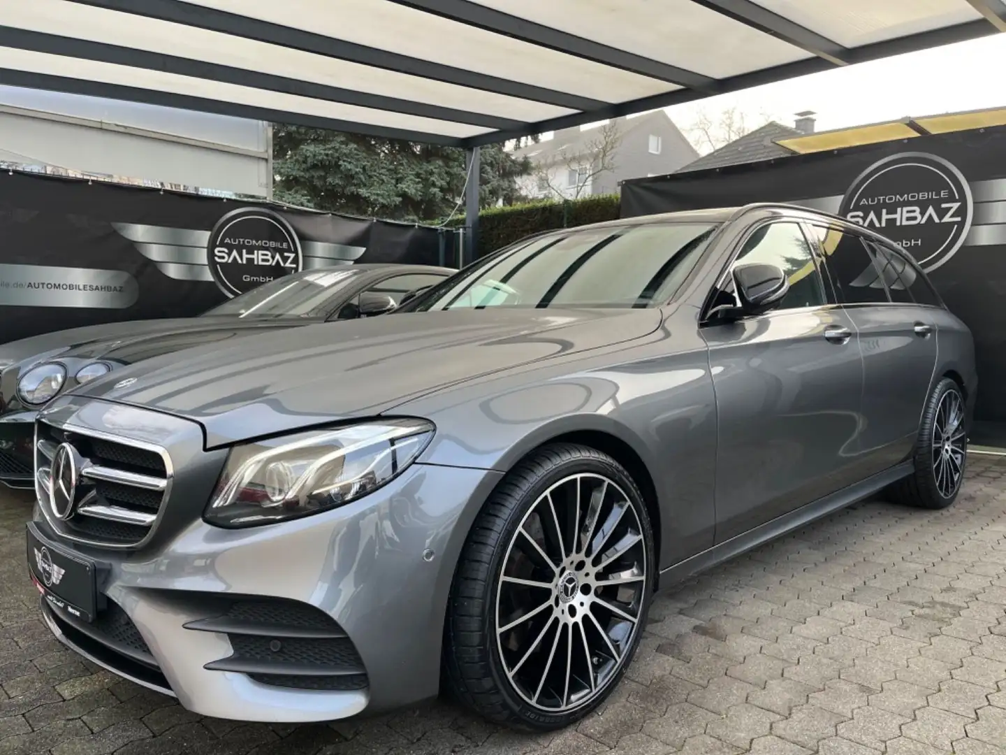 Mercedes-Benz E 400 d 4Matic *AMG*DISTR*PANO*360°*WIDE*HUP*BUR Gris - 1