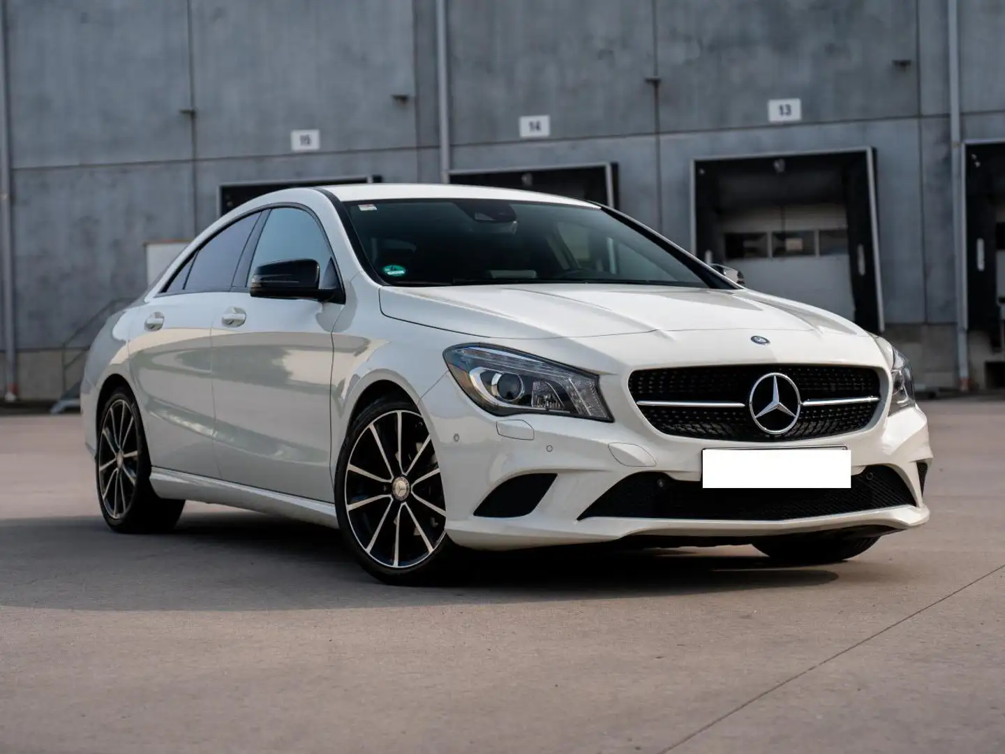 Mercedes-Benz CLA 200 CLA 200 7G-DCT Urban Weiß - 1