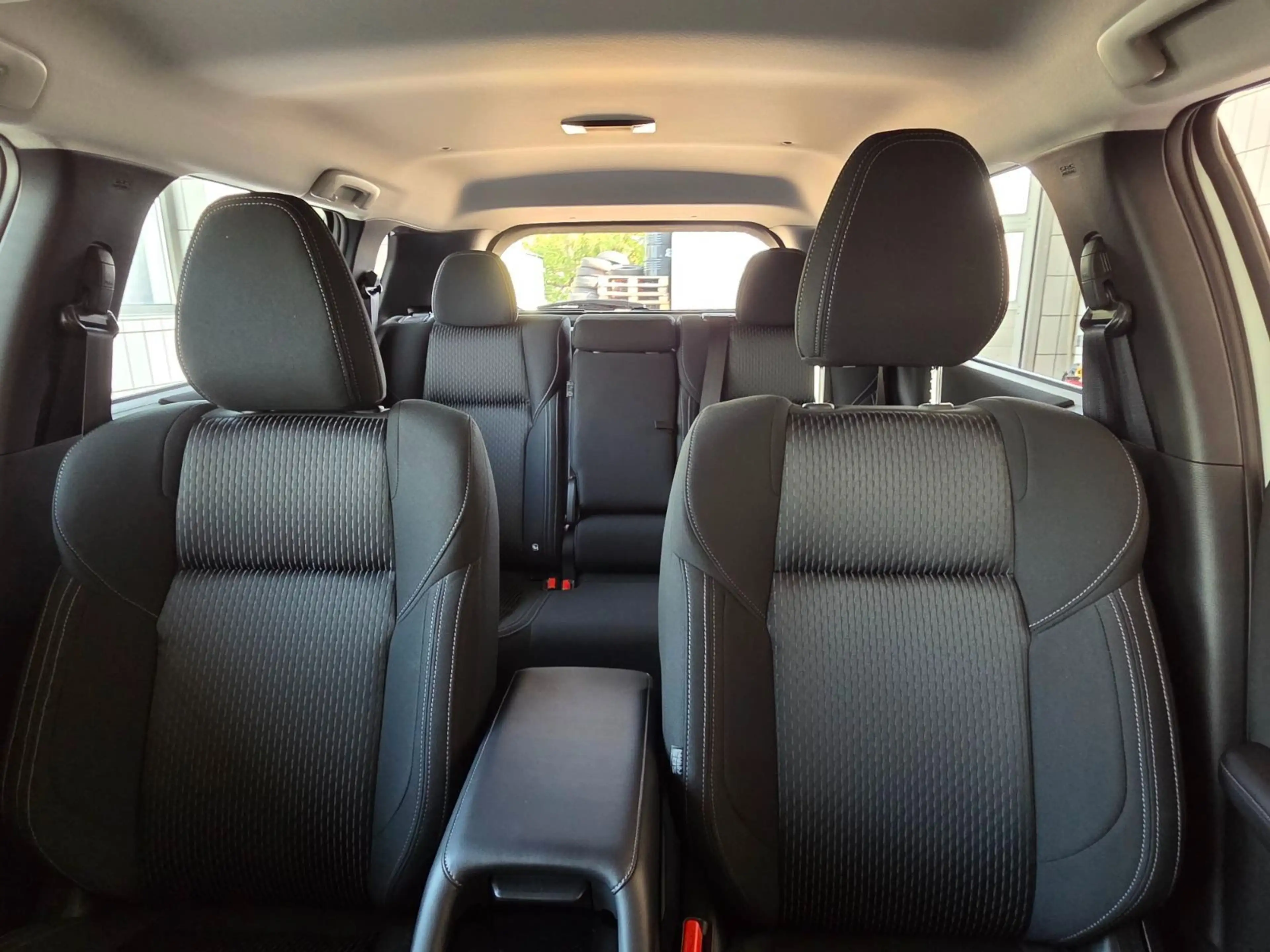 Mitsubishi Outlander PHEV Diamant 2.4 4WD AT MY26 — photo 12